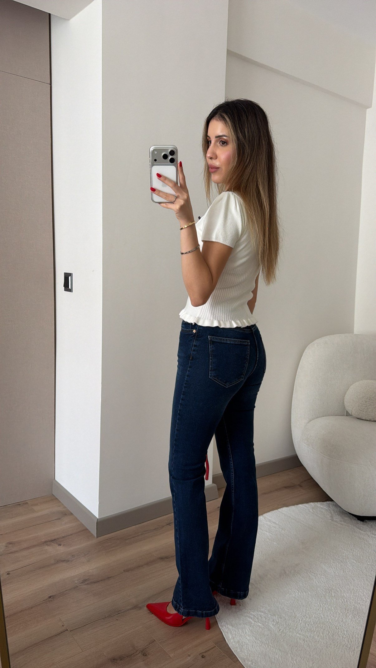 EKOSE DETAYLI FIRFIRLI EKRU BLUZ