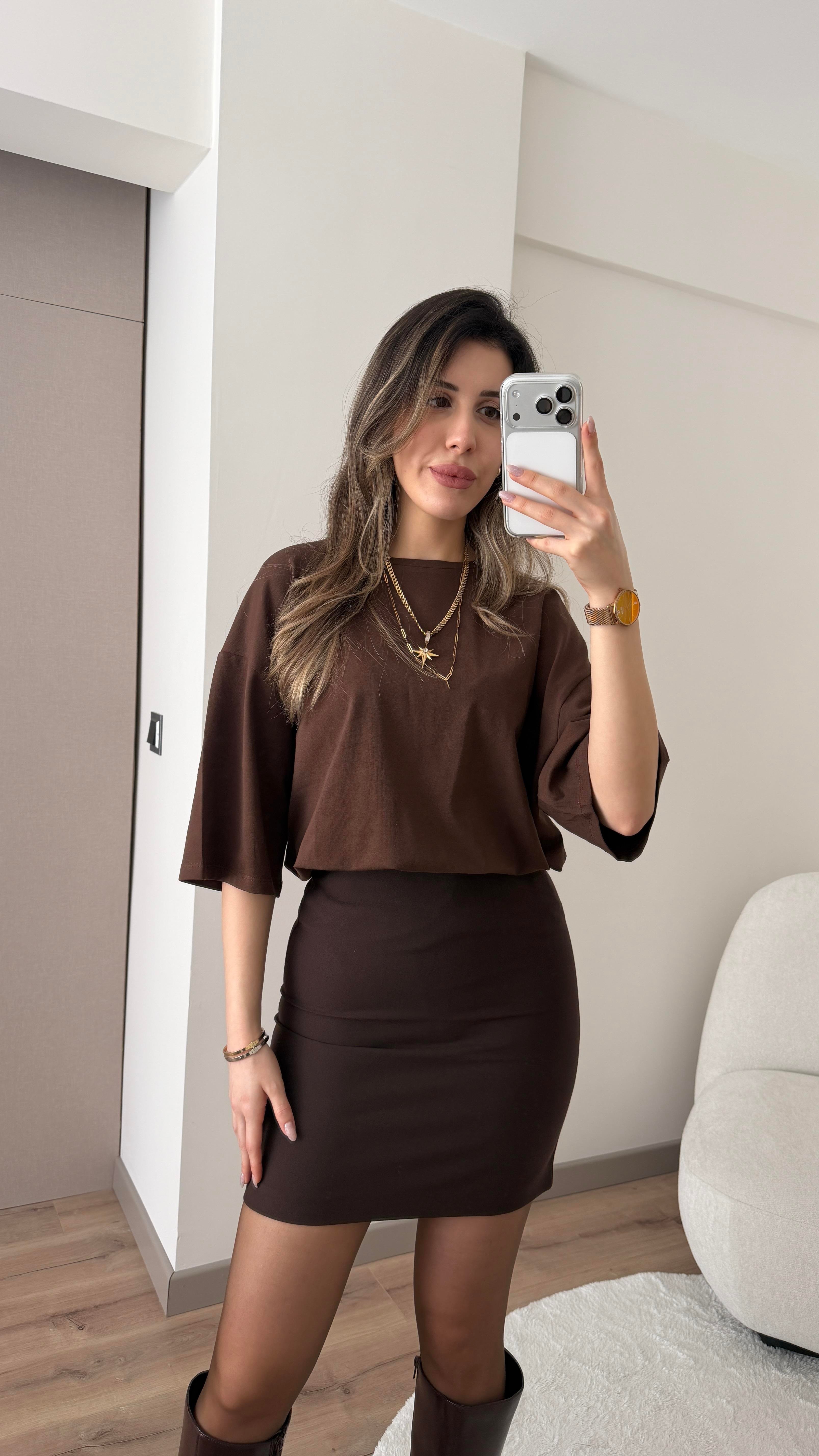 LİKRALI OVERSİZE YARIM KOLLU KAHVE TİŞÖRT