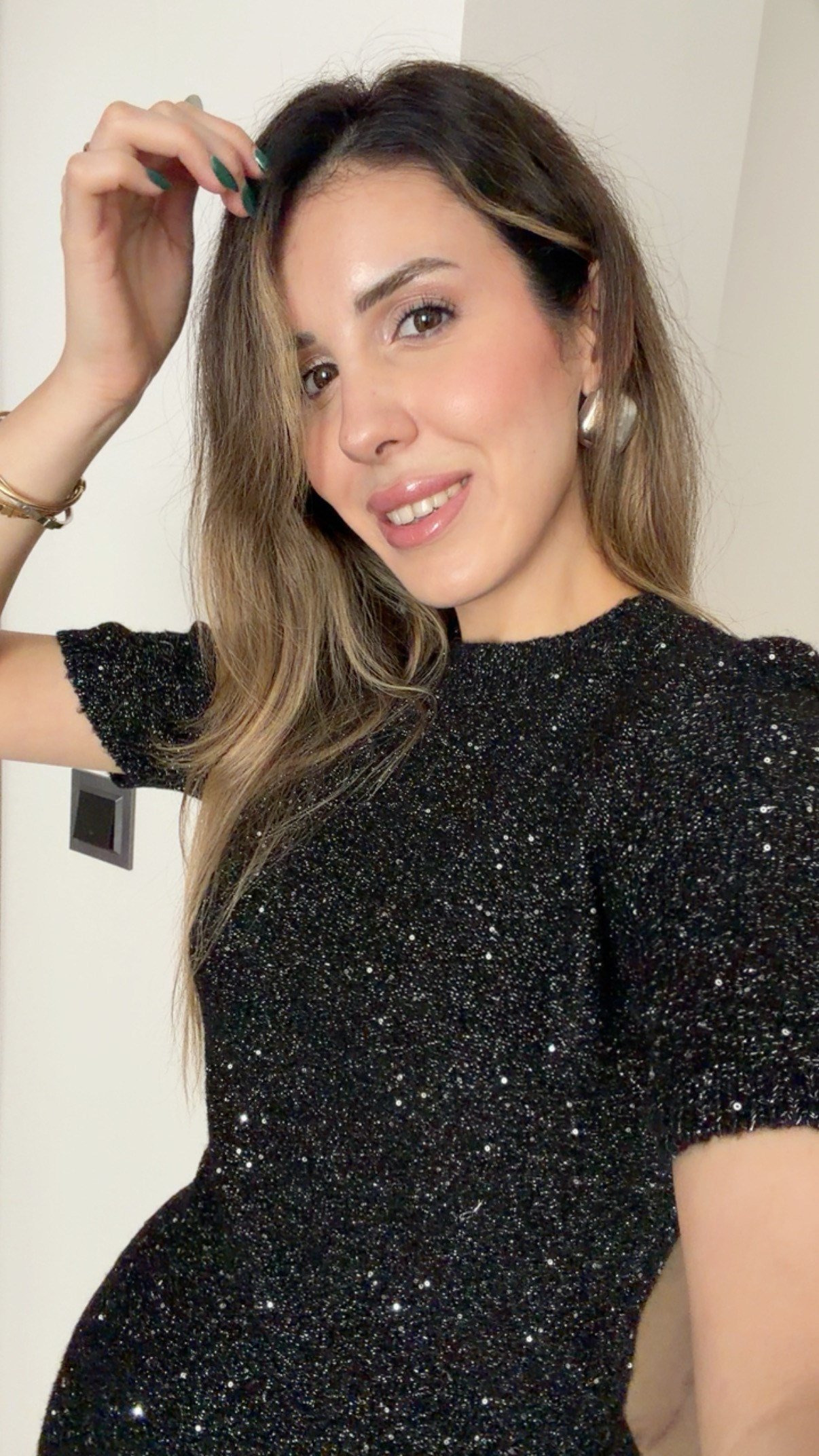 PULLU SİYAH KAZAK ELBİSE