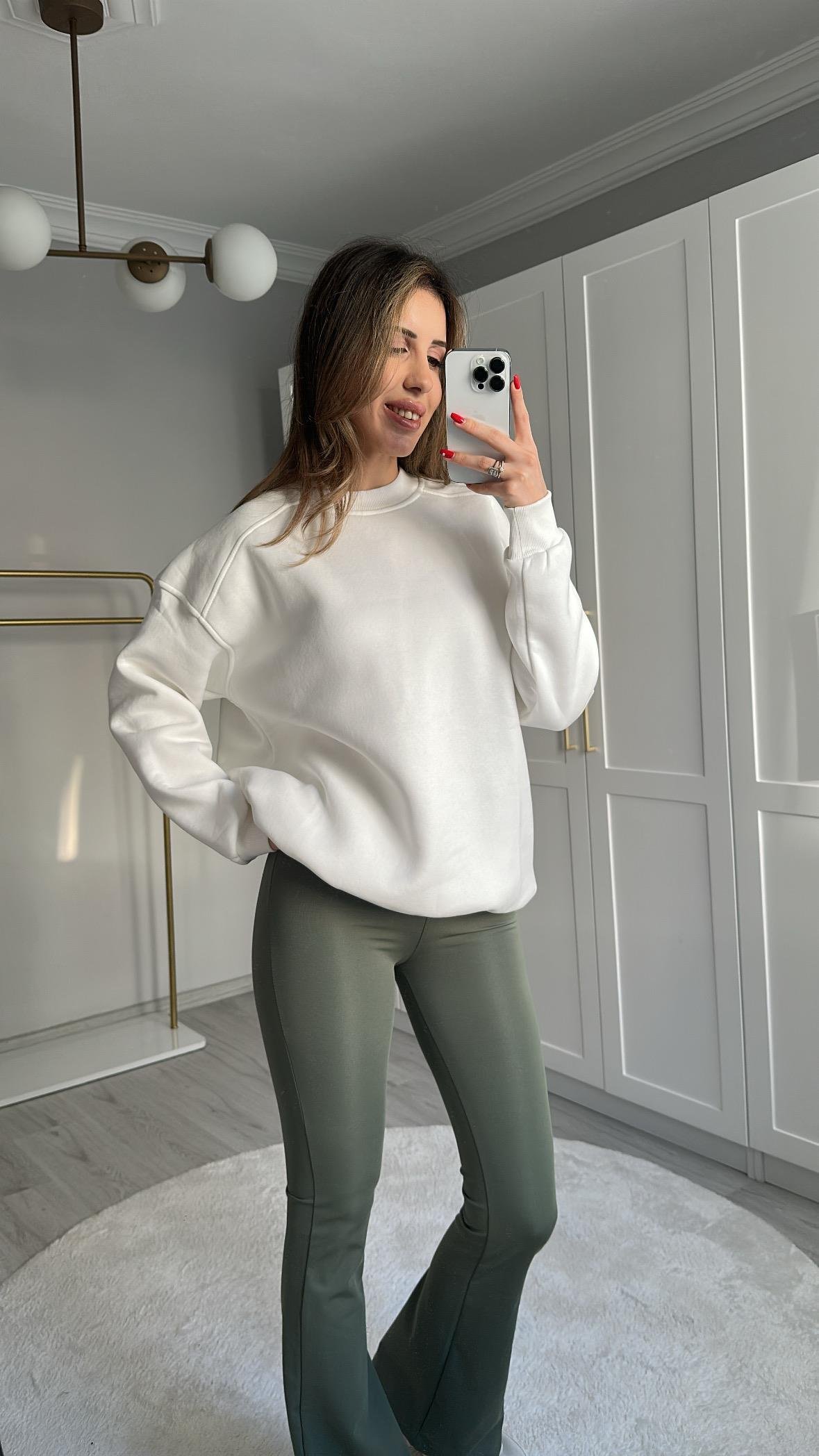 ŞARDONLU BEYAZ SWEATSHIRT