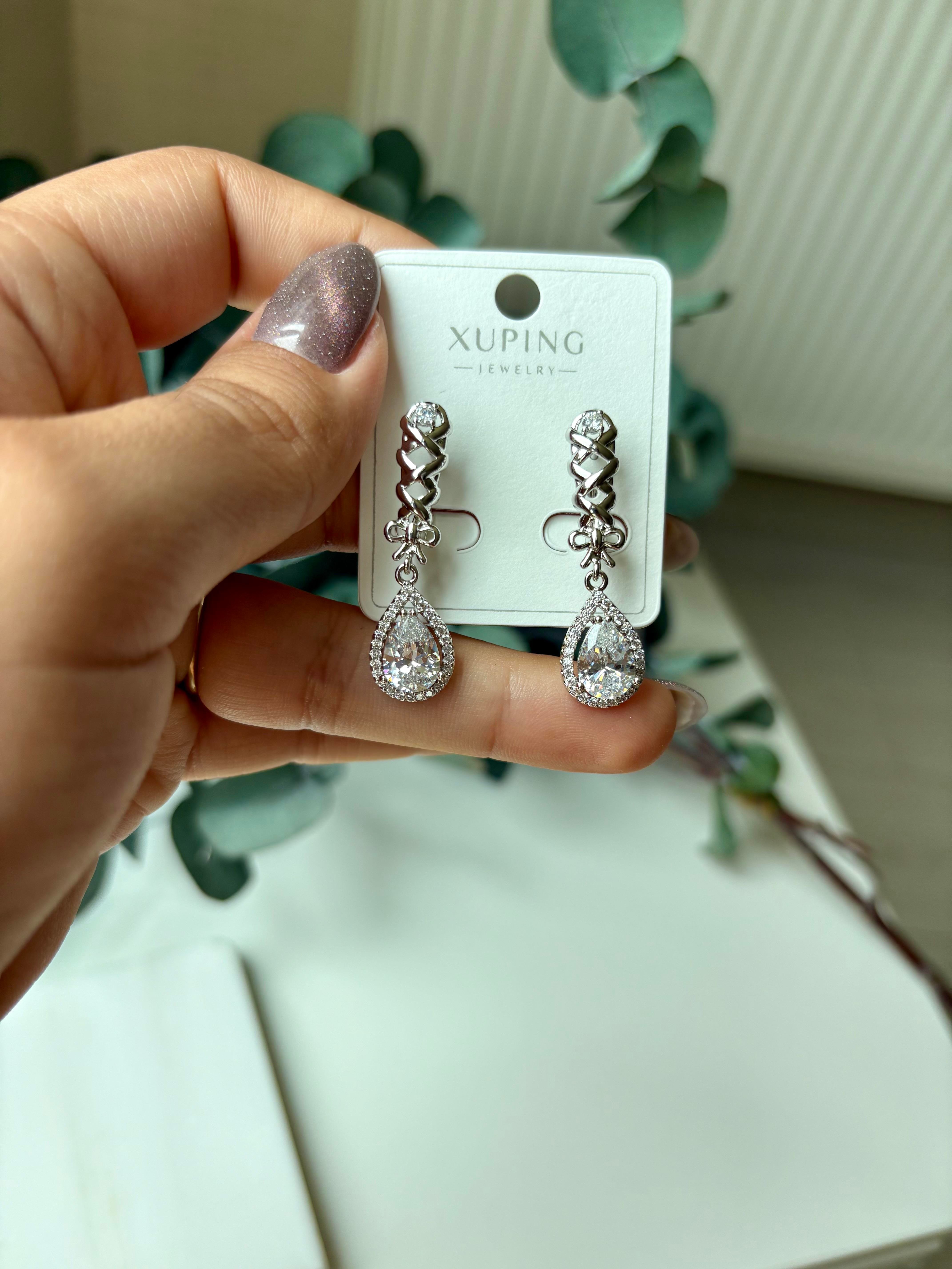ÖZEL SERİ TAŞLI SALLANTILI KÜPE