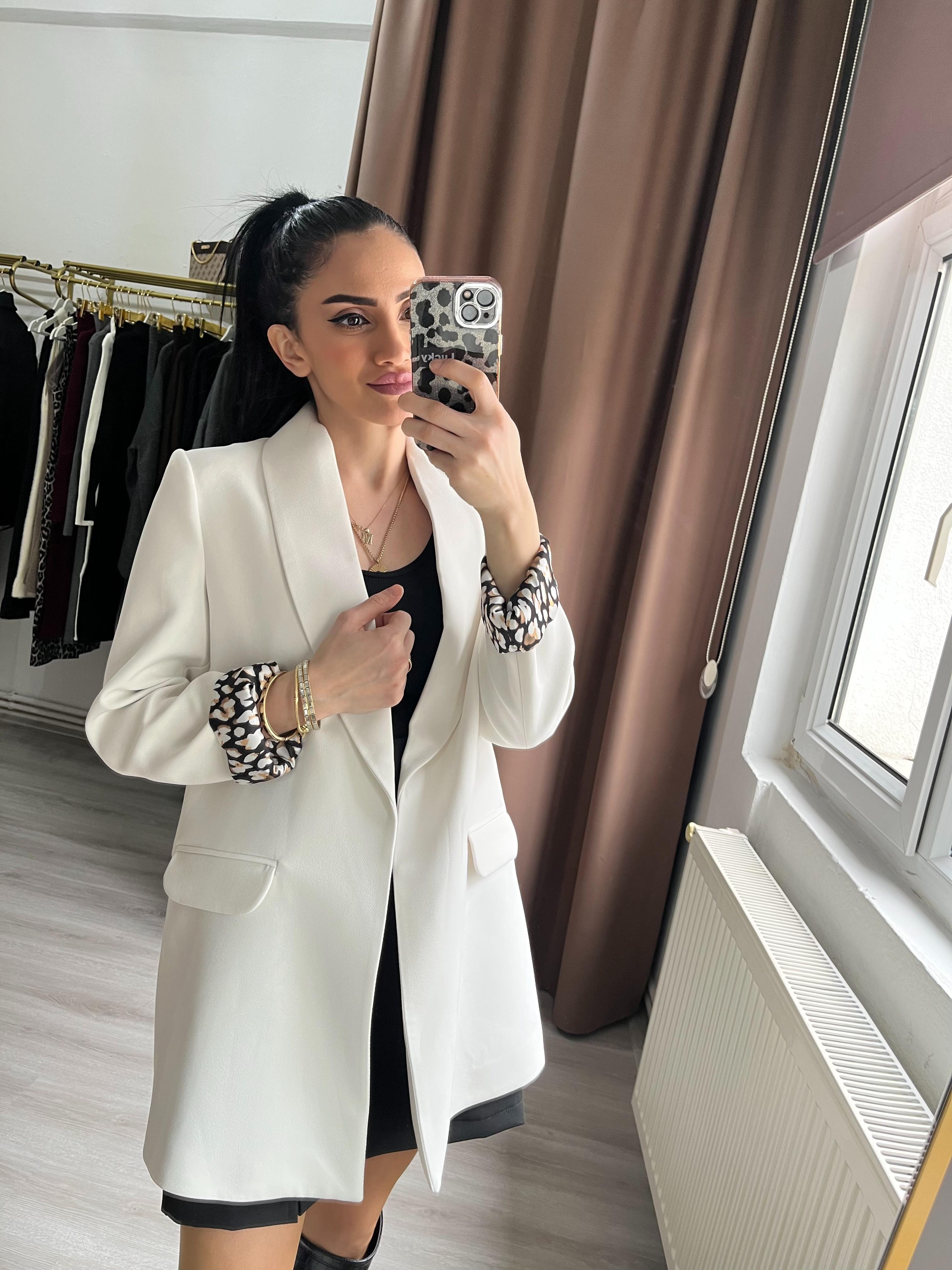 Beyaz Şal Yaka Ceket