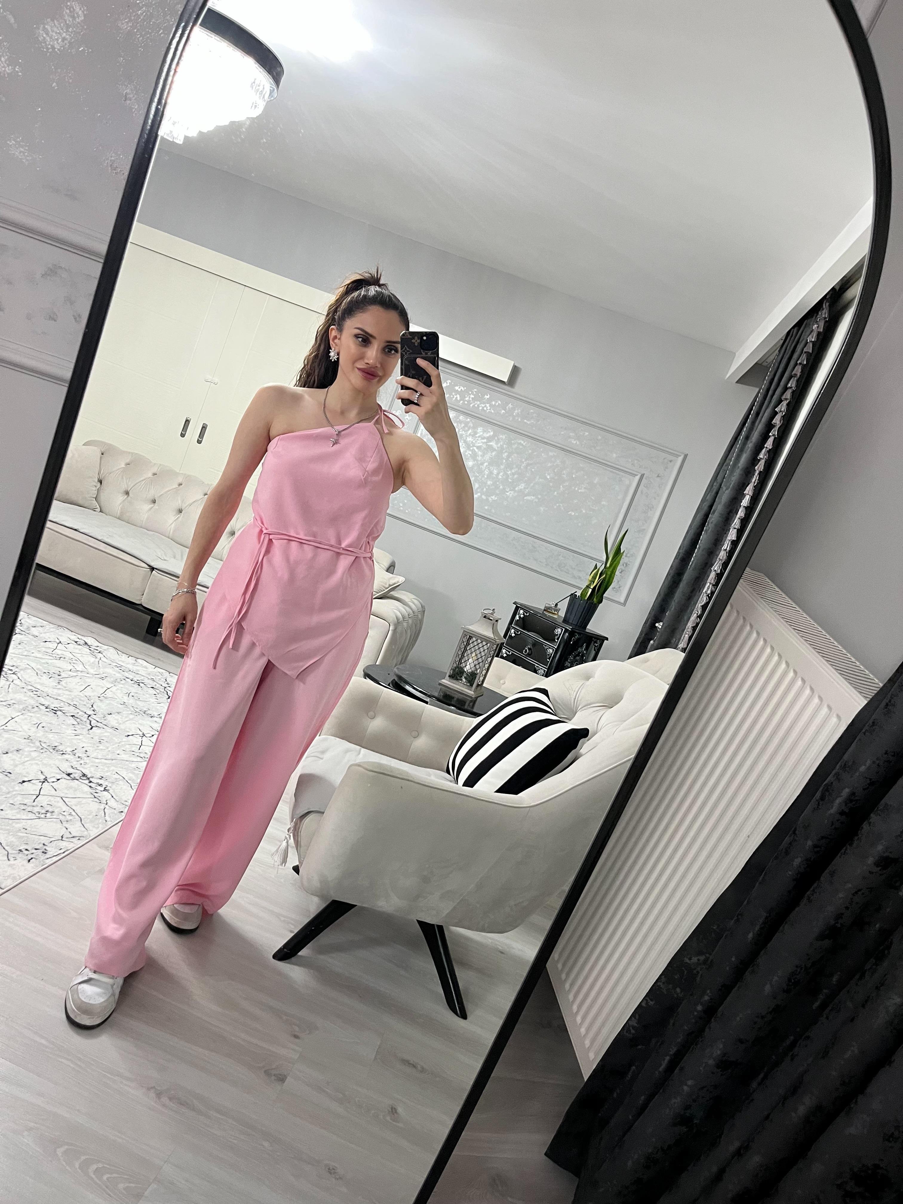 Pembe Omuzdan Bağlama Detaylı Takım