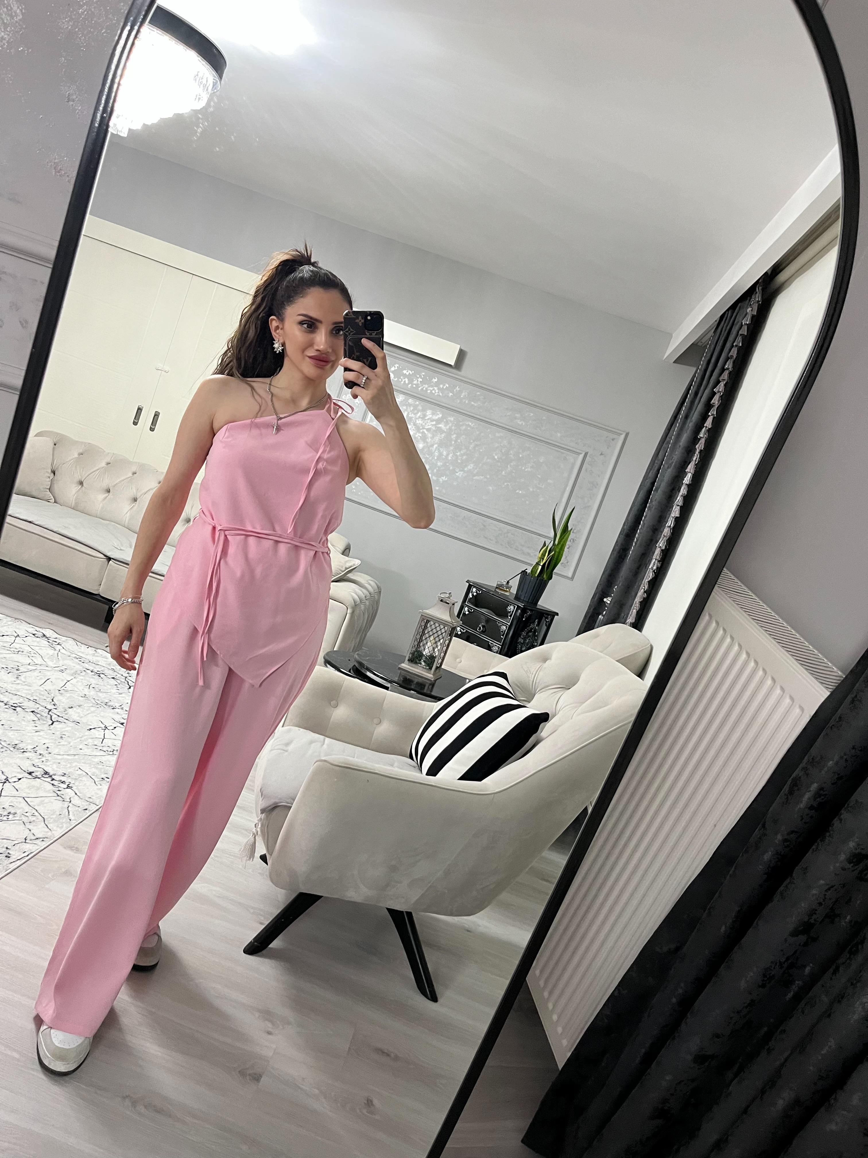 Pembe Omuzdan Bağlama Detaylı Takım