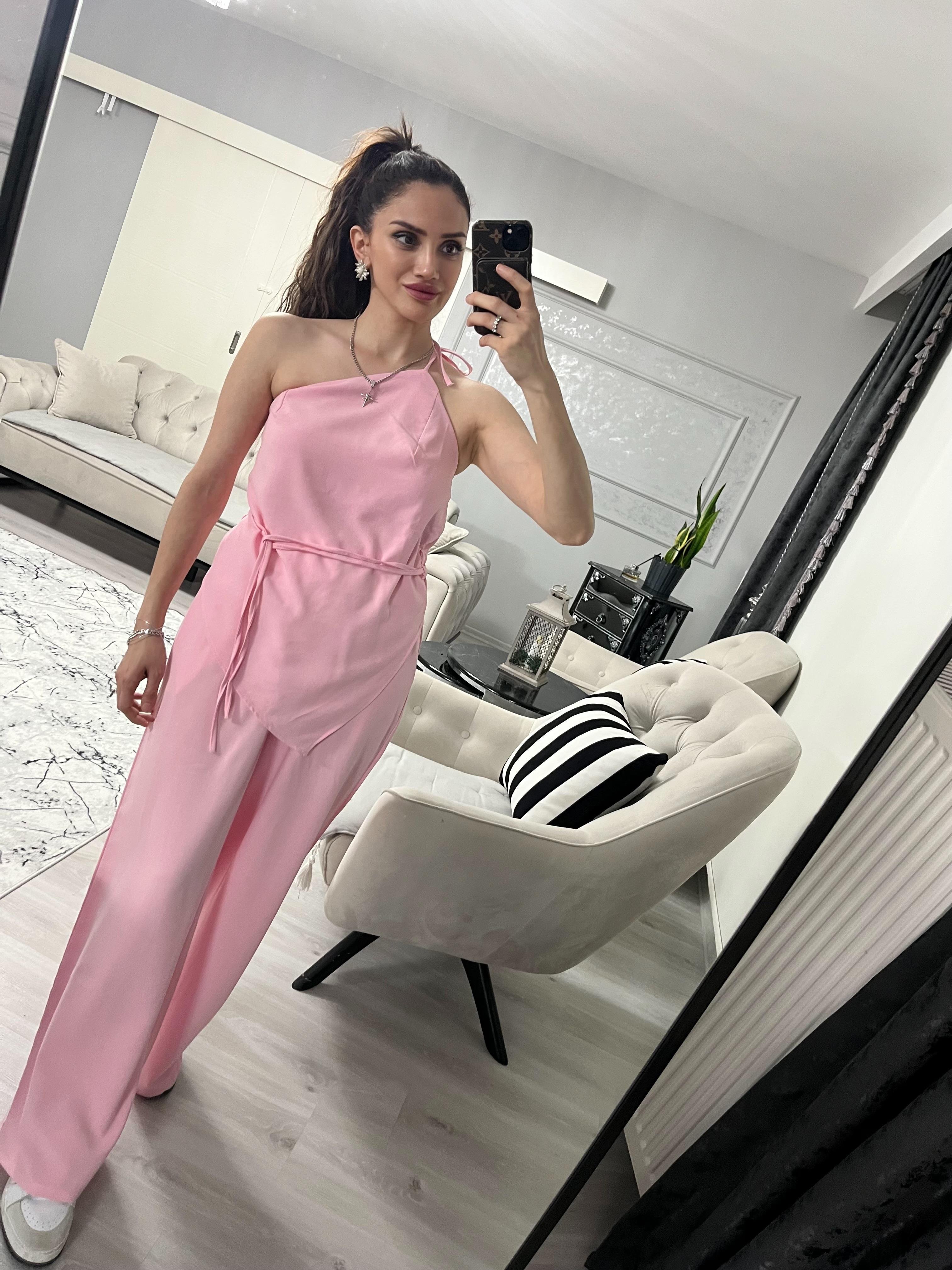 Pembe Omuzdan Bağlama Detaylı Takım