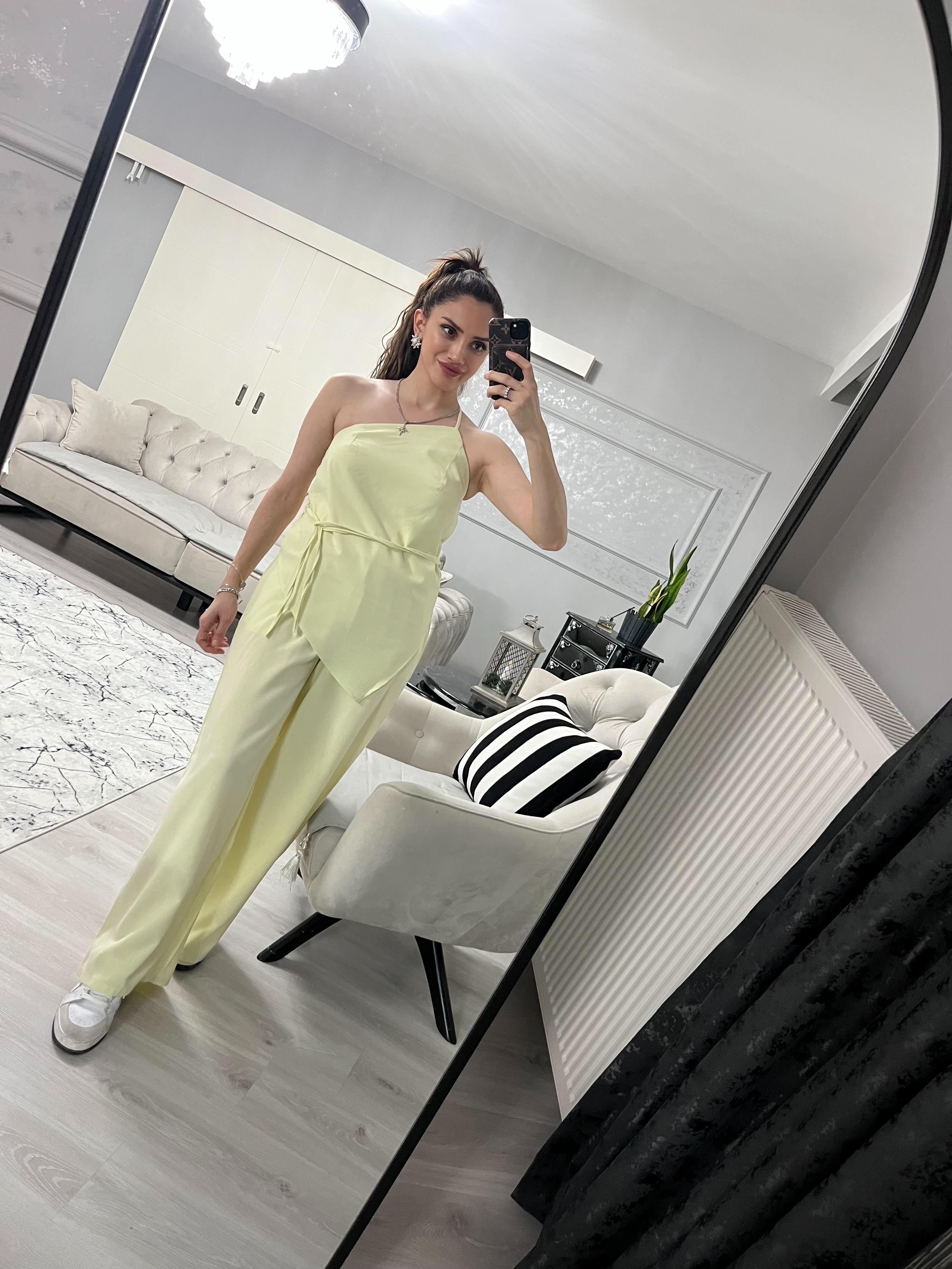 Sarı Omuzdan Bağlama Detaylı Takım