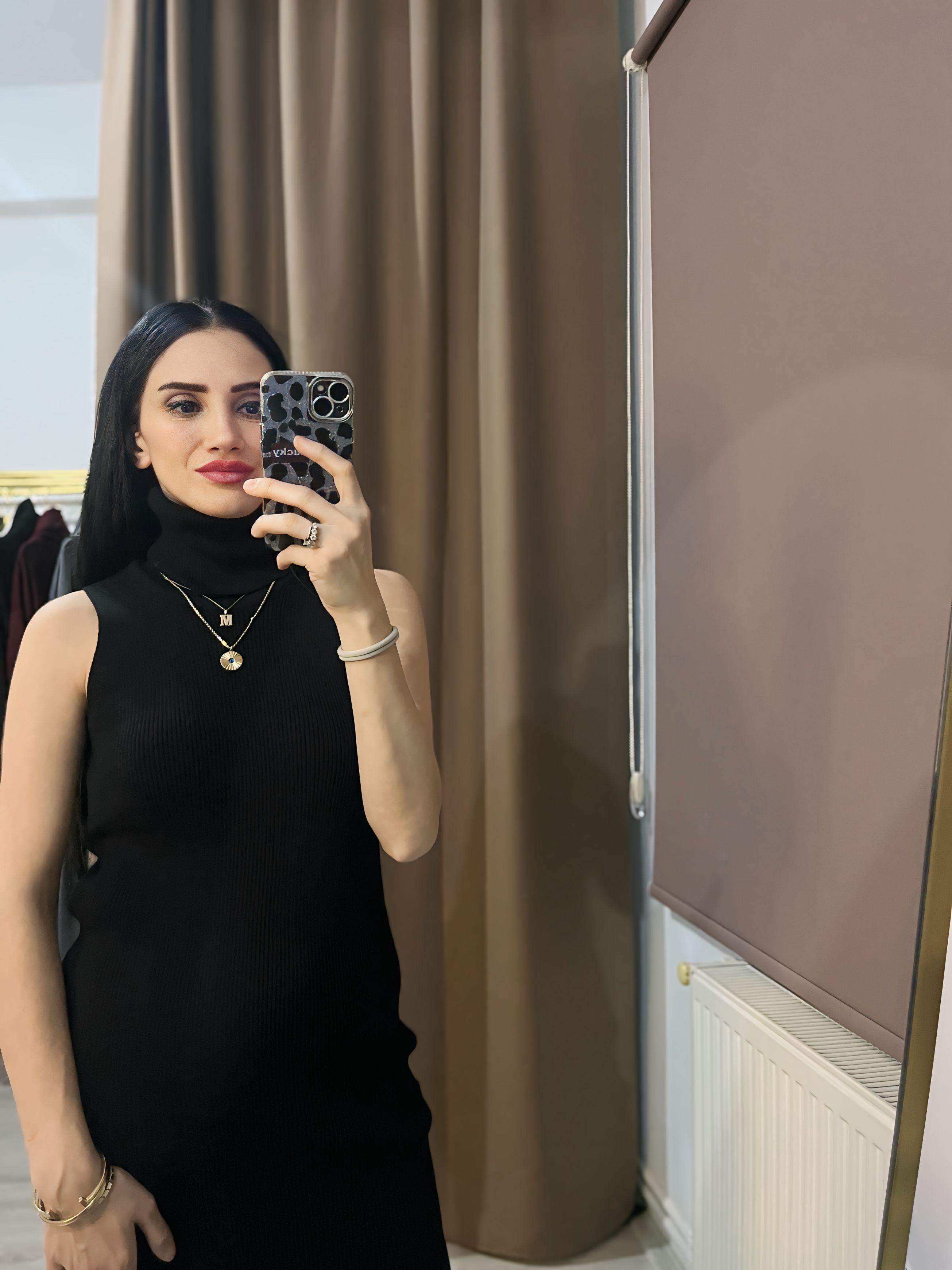Siyah Balıkçı Yaka Sıfır Kol HırkalıElbise