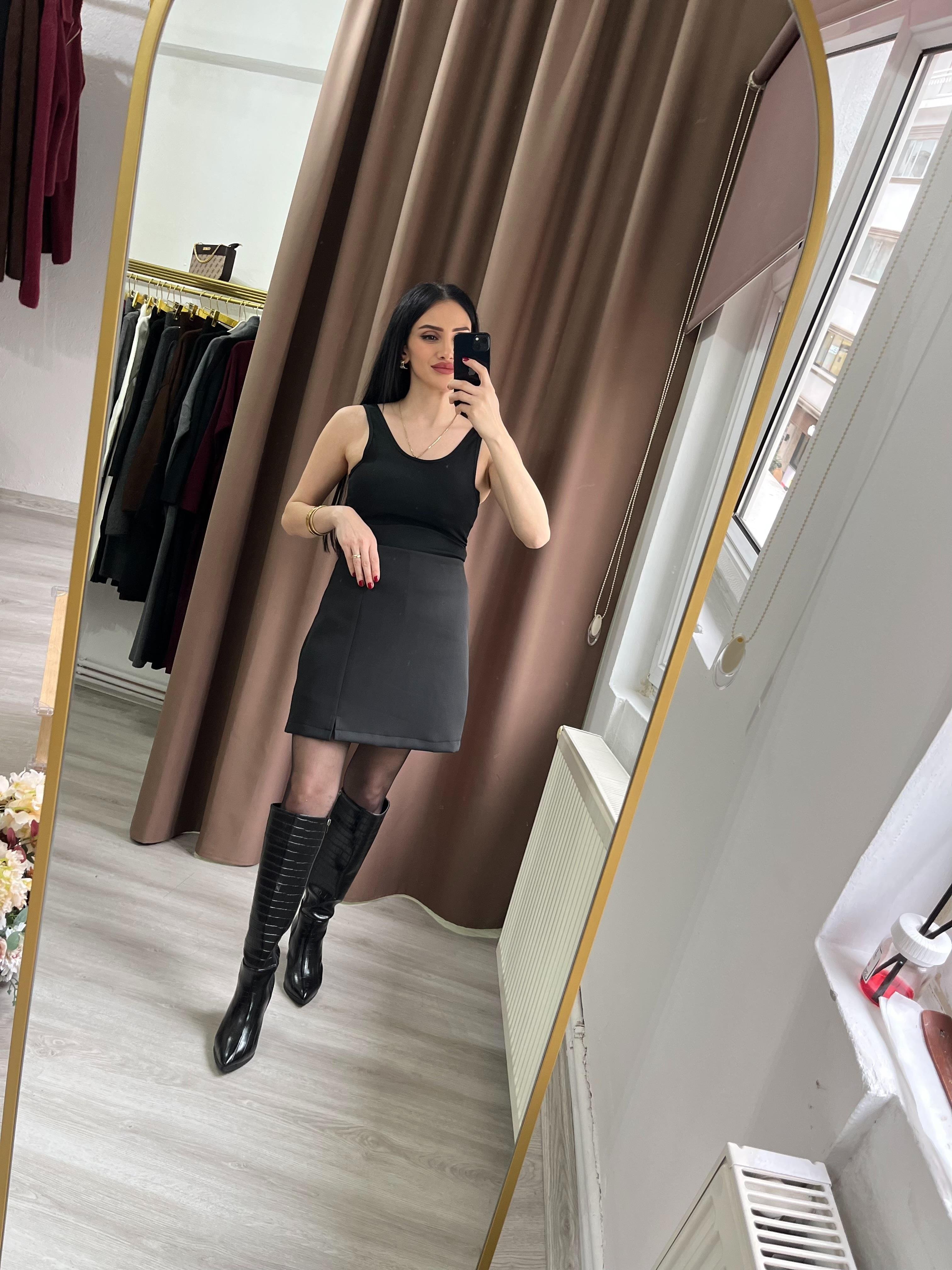 Siyah Marka Model Şort Etek
