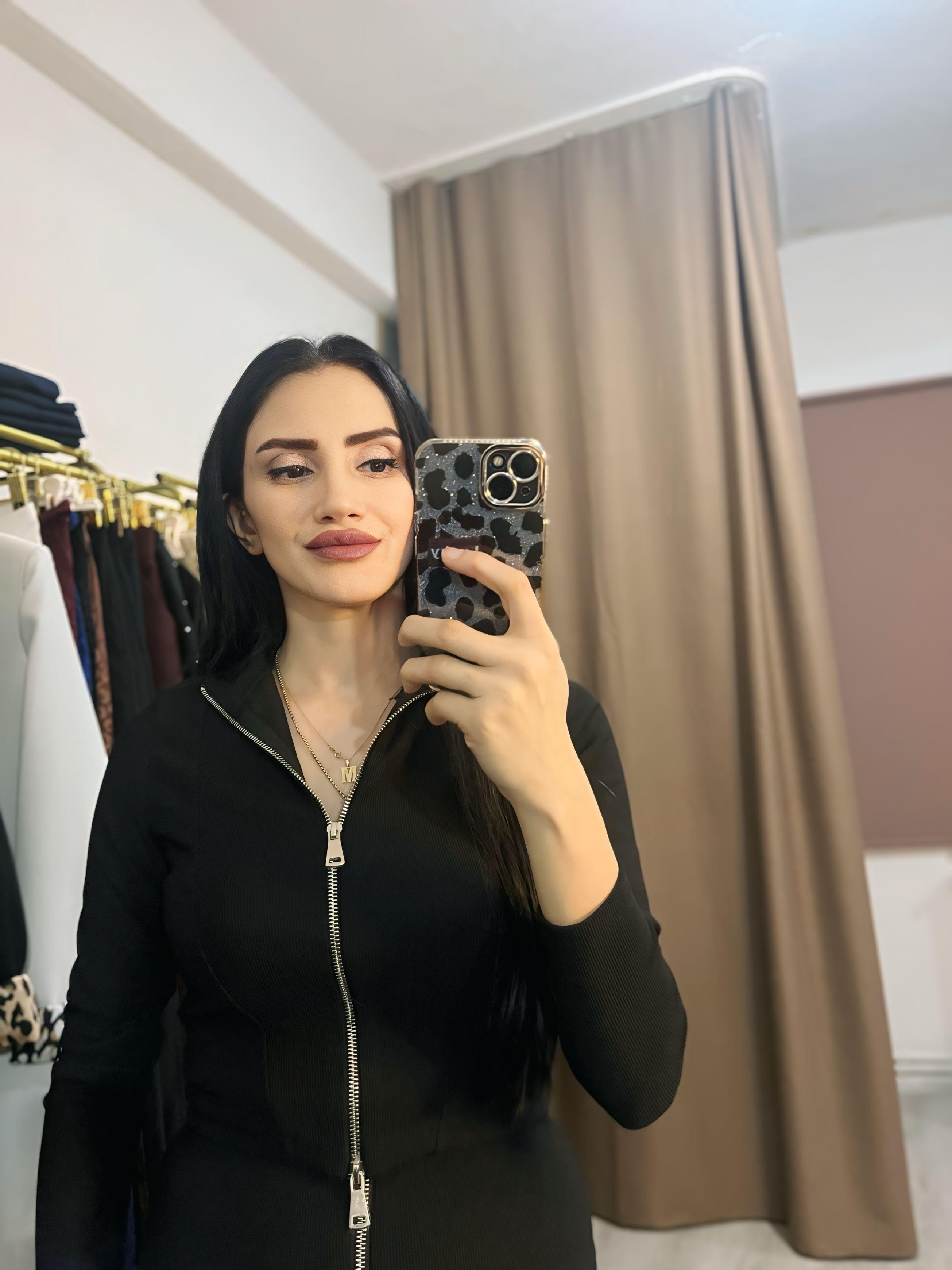 Siyah Yarım Balıkçı Yaka Fermuarlı Takım