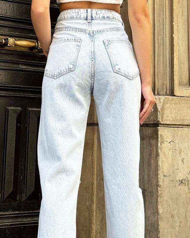 DİZ YIRTIK AÇIK RENK MOM JEAN 