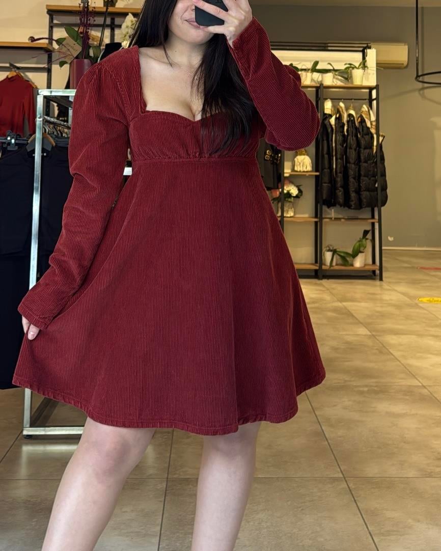 KADİFE KALP YAKA BORDO ELBİSE