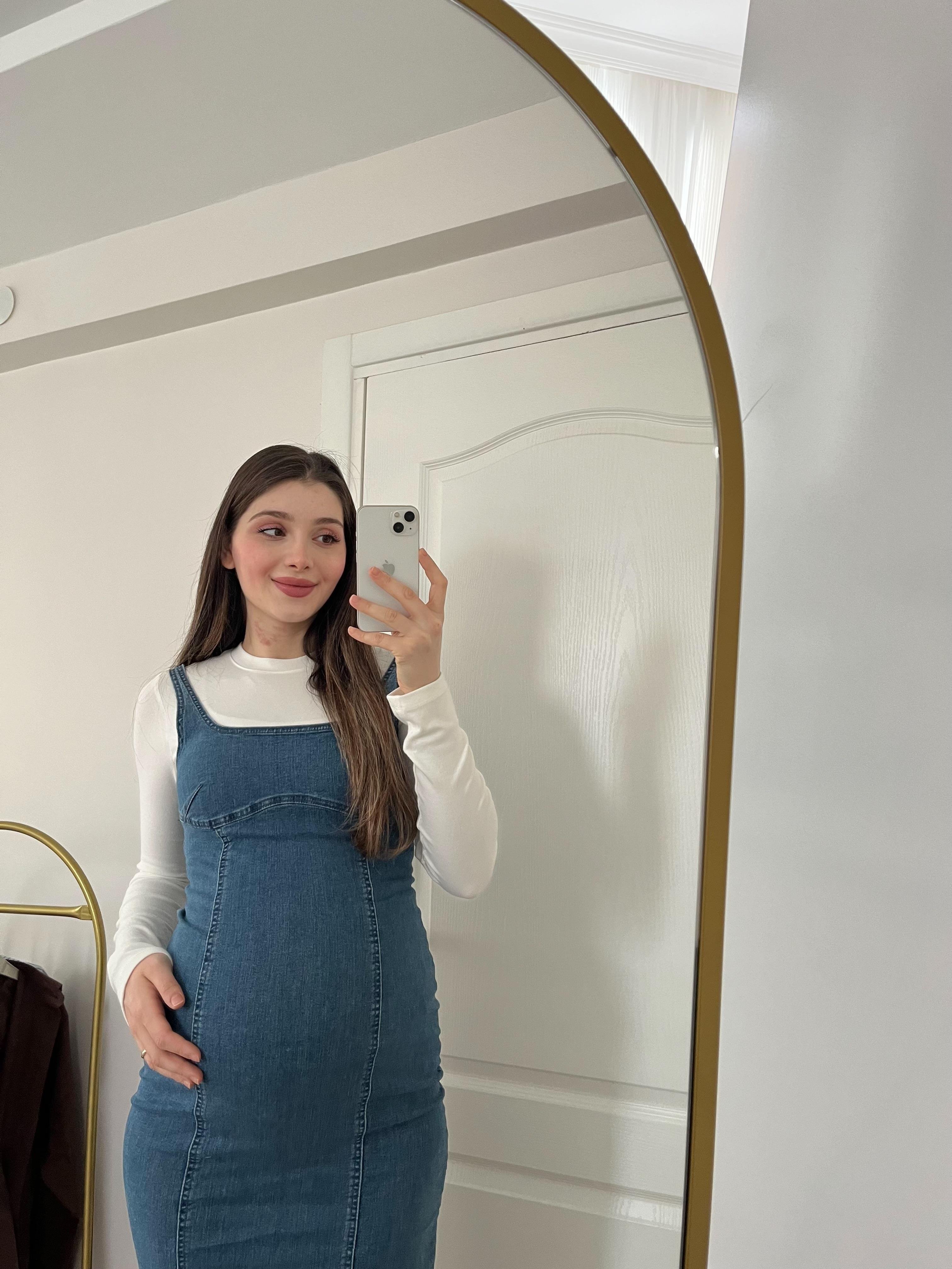 Arkası fermuar ve yırtmaç detaylı denim elbise 