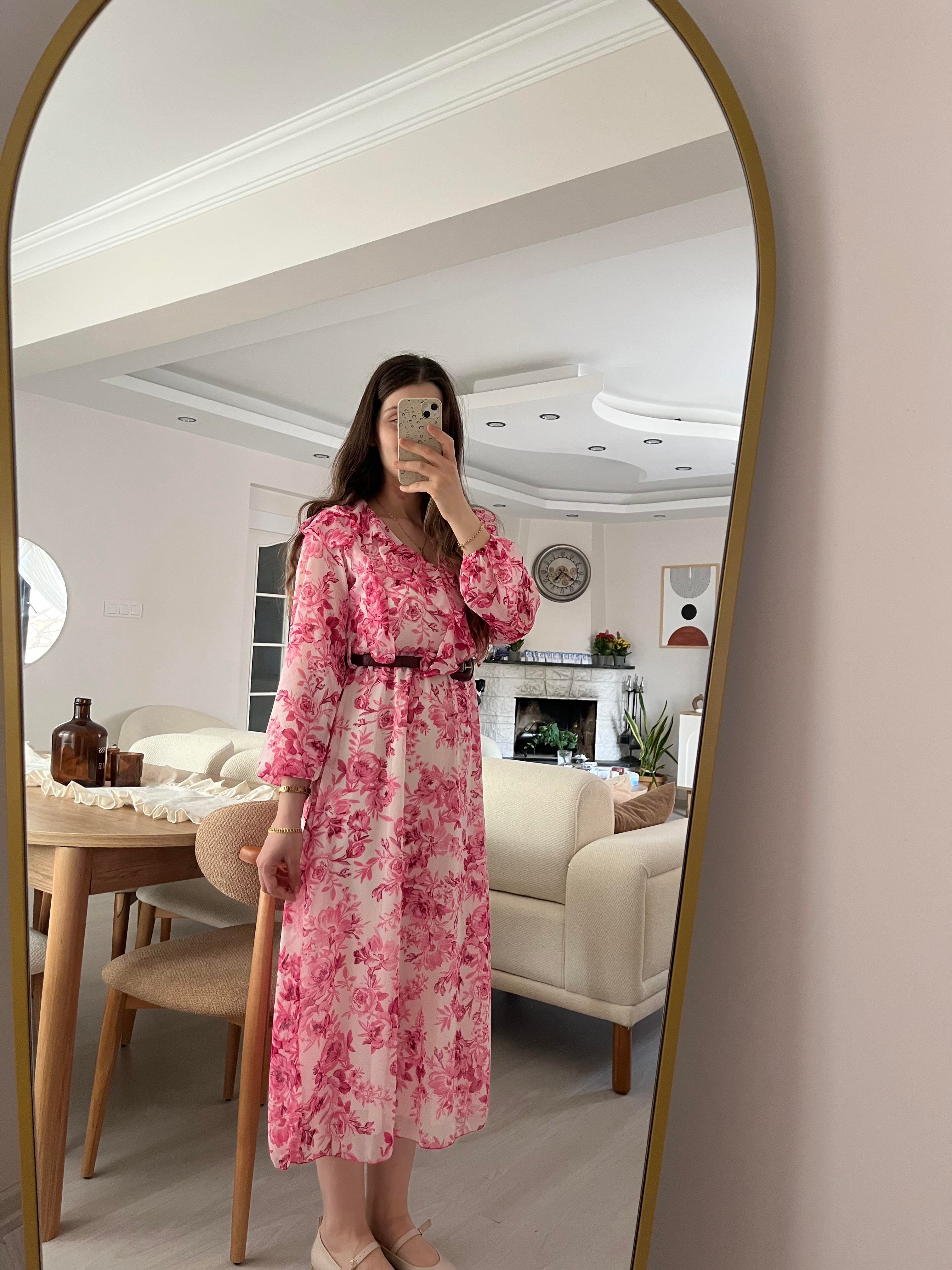 Pembe Çiçekli Kemerli Elbise