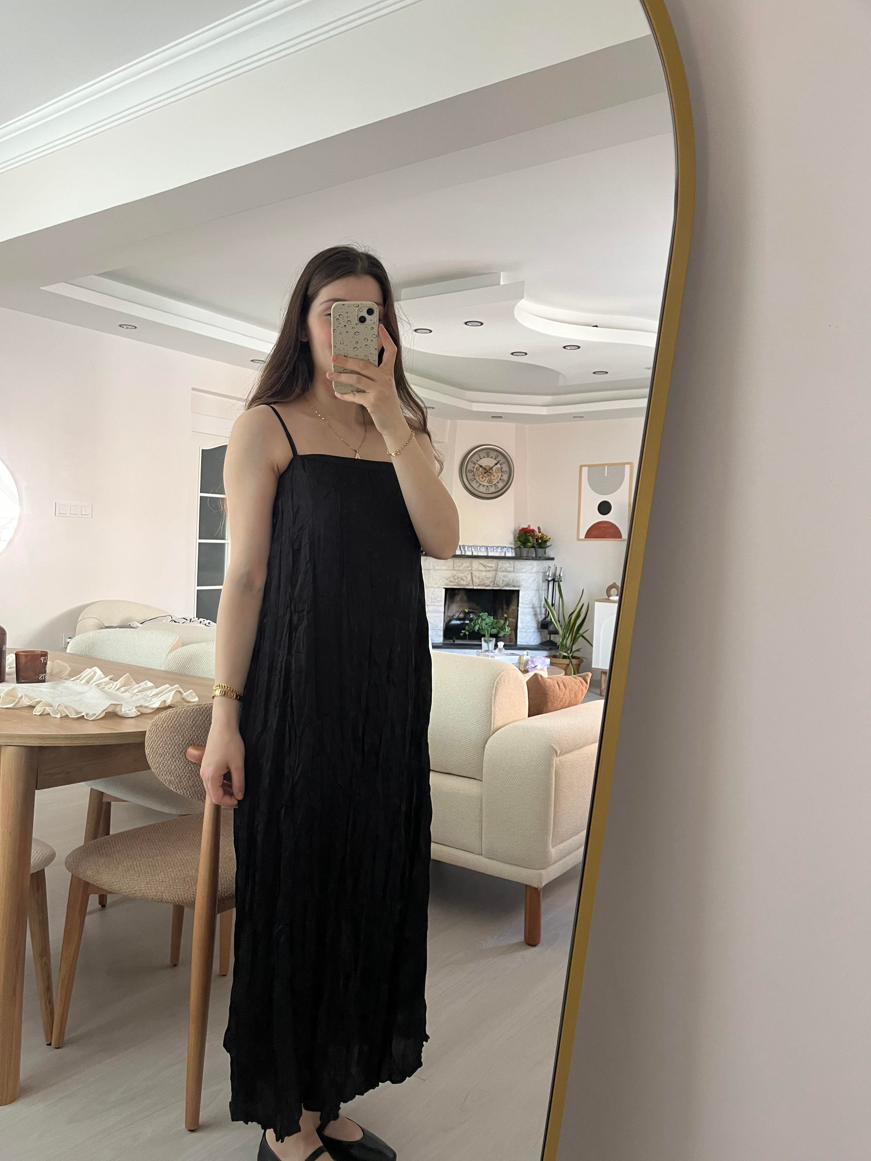 Premium Siyah Kırışık Kumaş Elbise