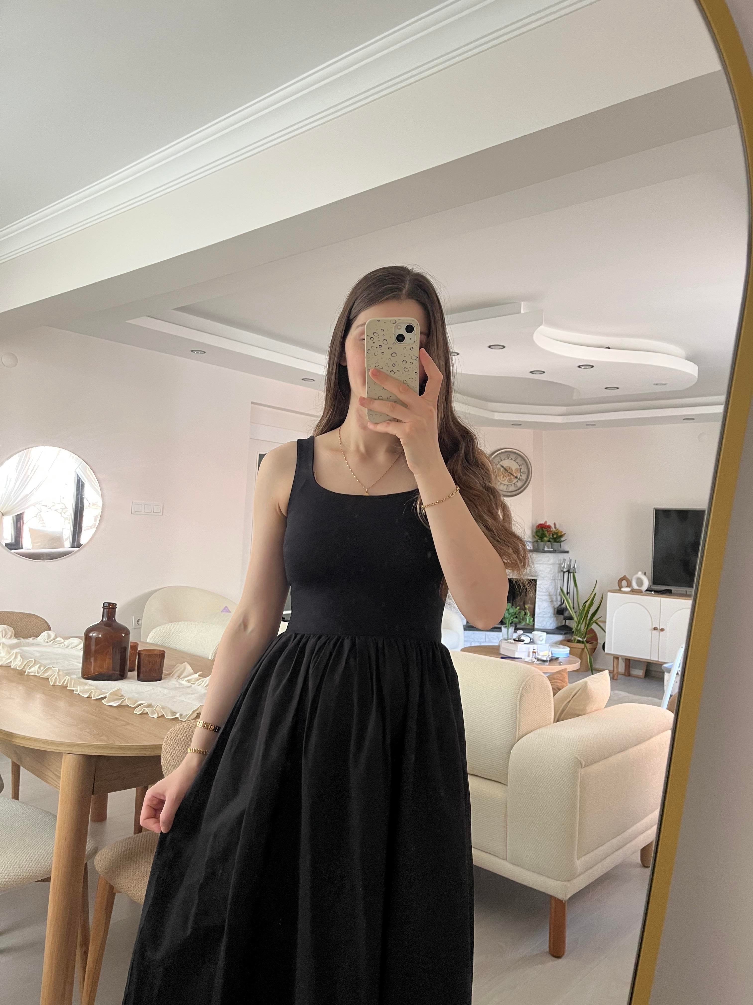 Siyah Askılı Elbise