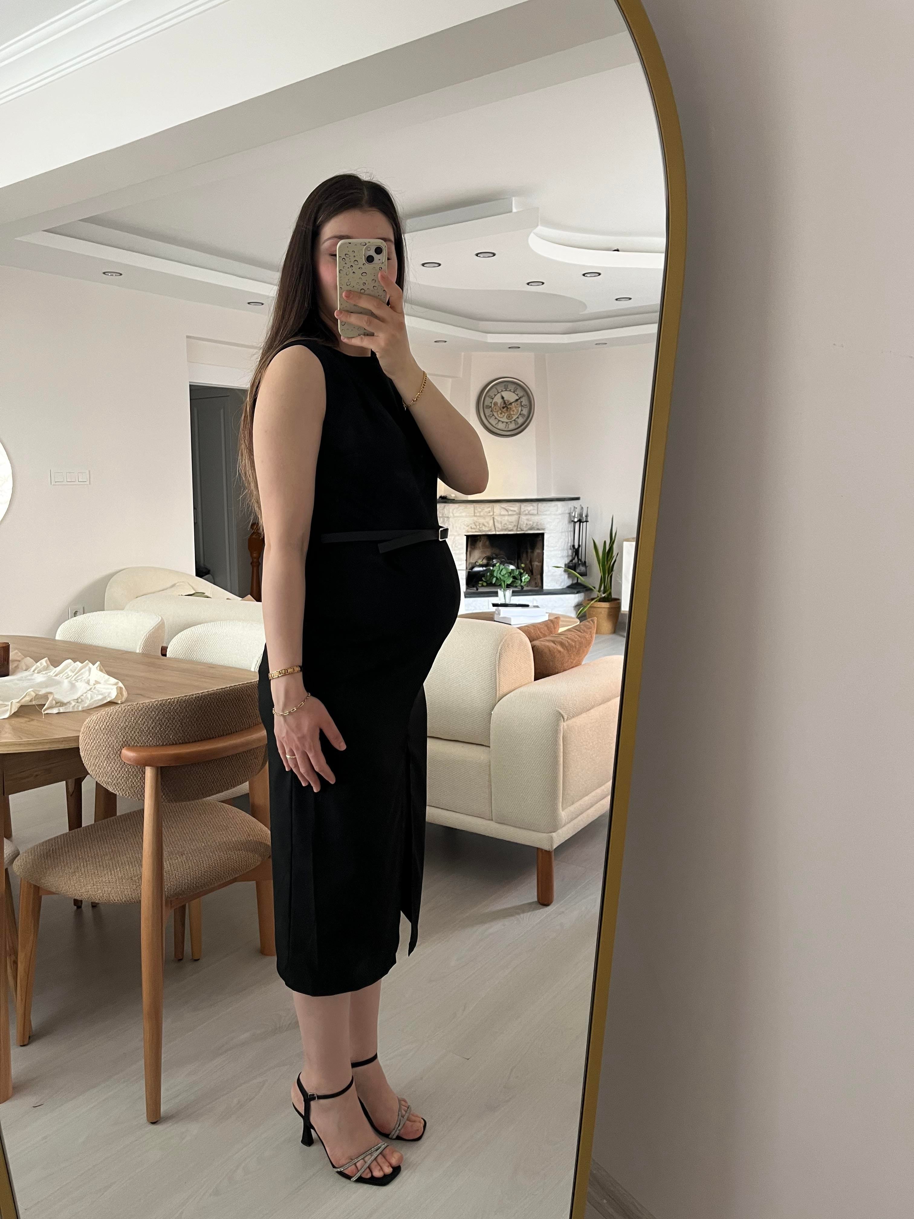 Siyah Yırtmaçlı Kemerli Kalem Elbise