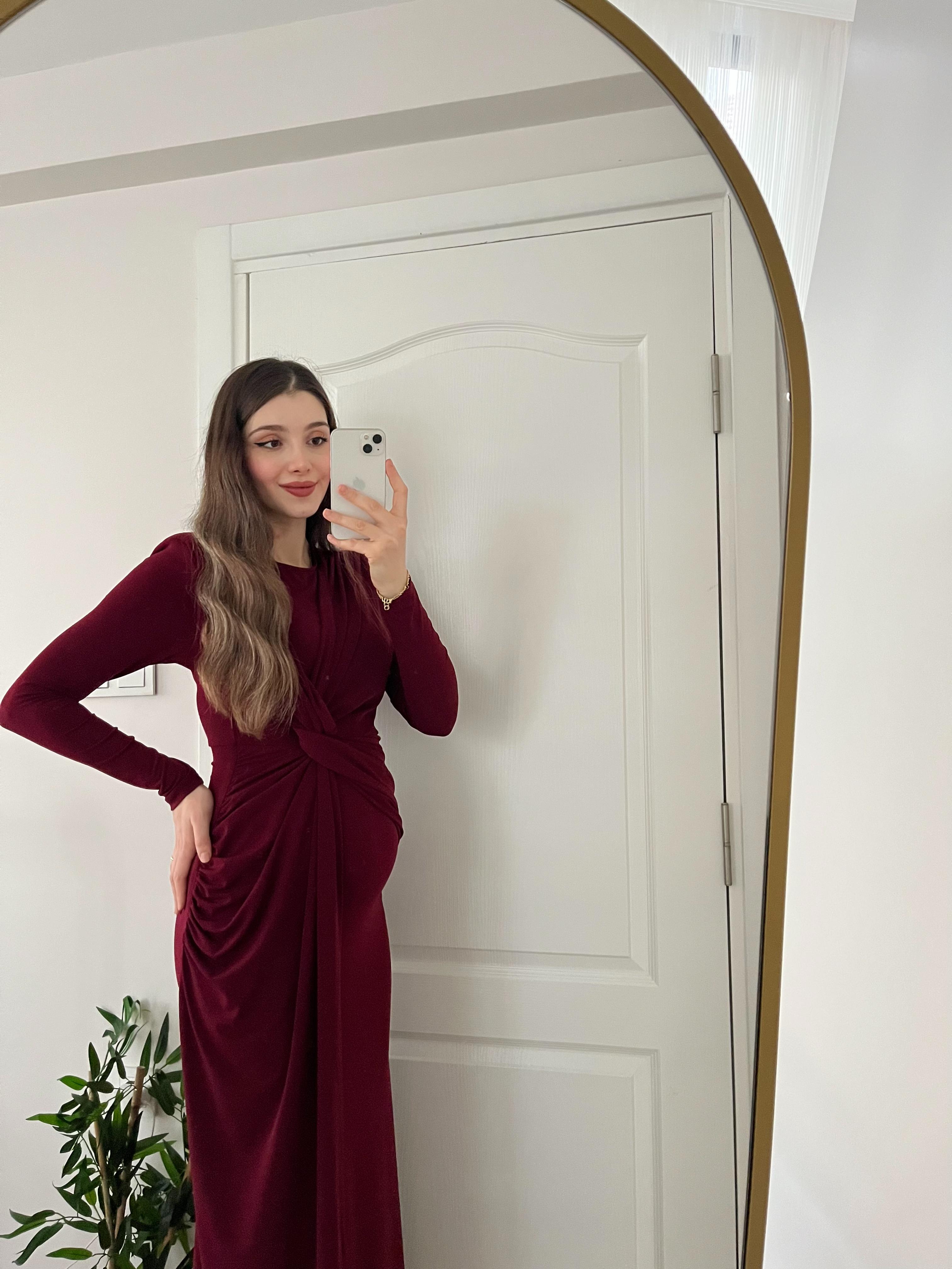 Vatkalı Drape Detaylı Uzun Bordo Elbise