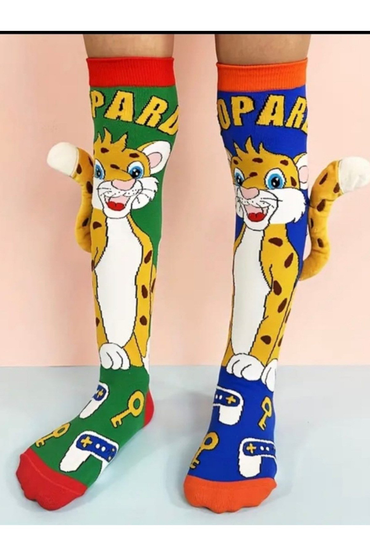 maymun-figurlu-kuyruklu-diz-alti-corap-c-a928.jpg