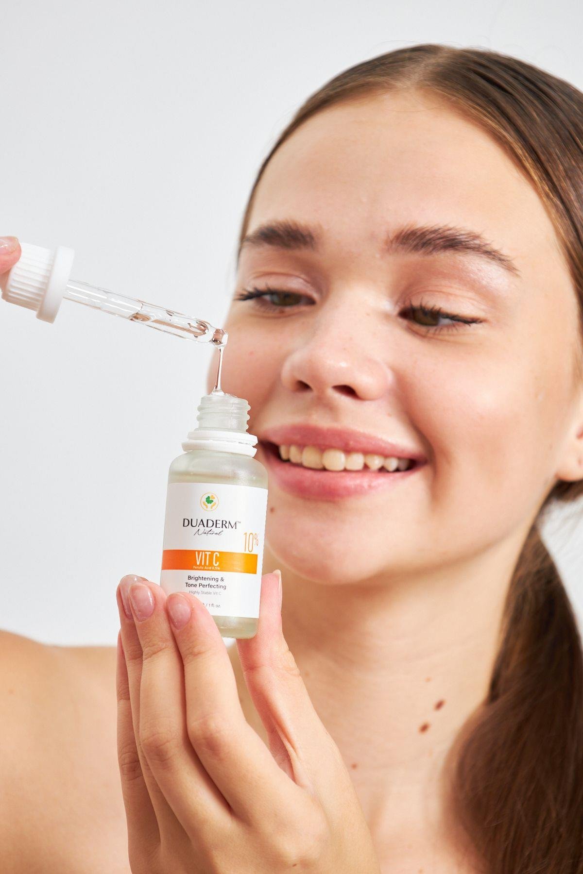 Aydınlatıcı Ve Ton Eşitleyici Vitamin C Serum 30ml