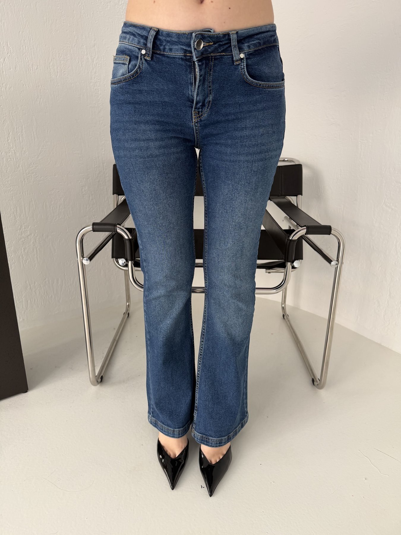Arka Cebi Kapaklı Likralı Jean Pantolon Mavi