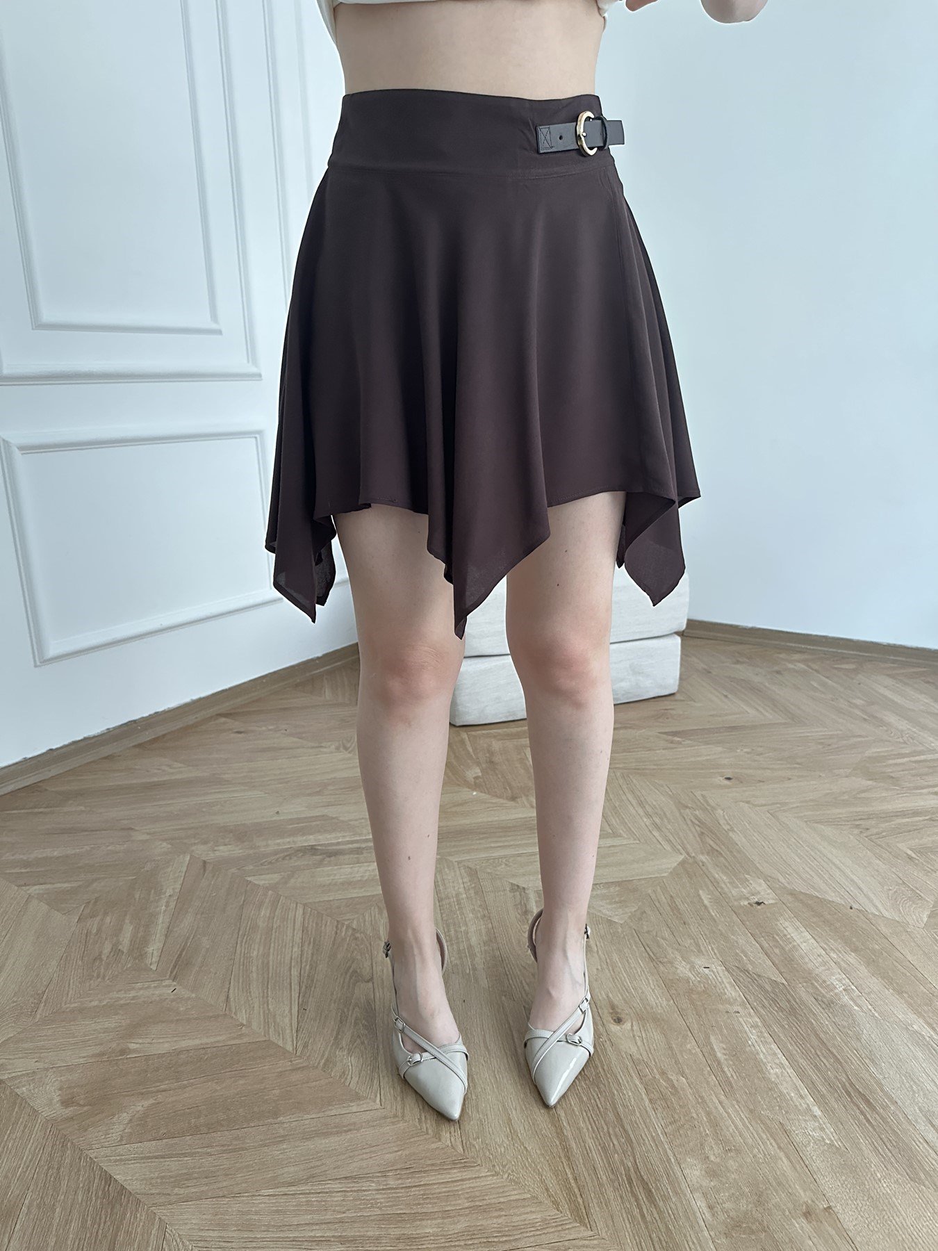 Asimetrik Beli Toka Detaylı Etek Kahve