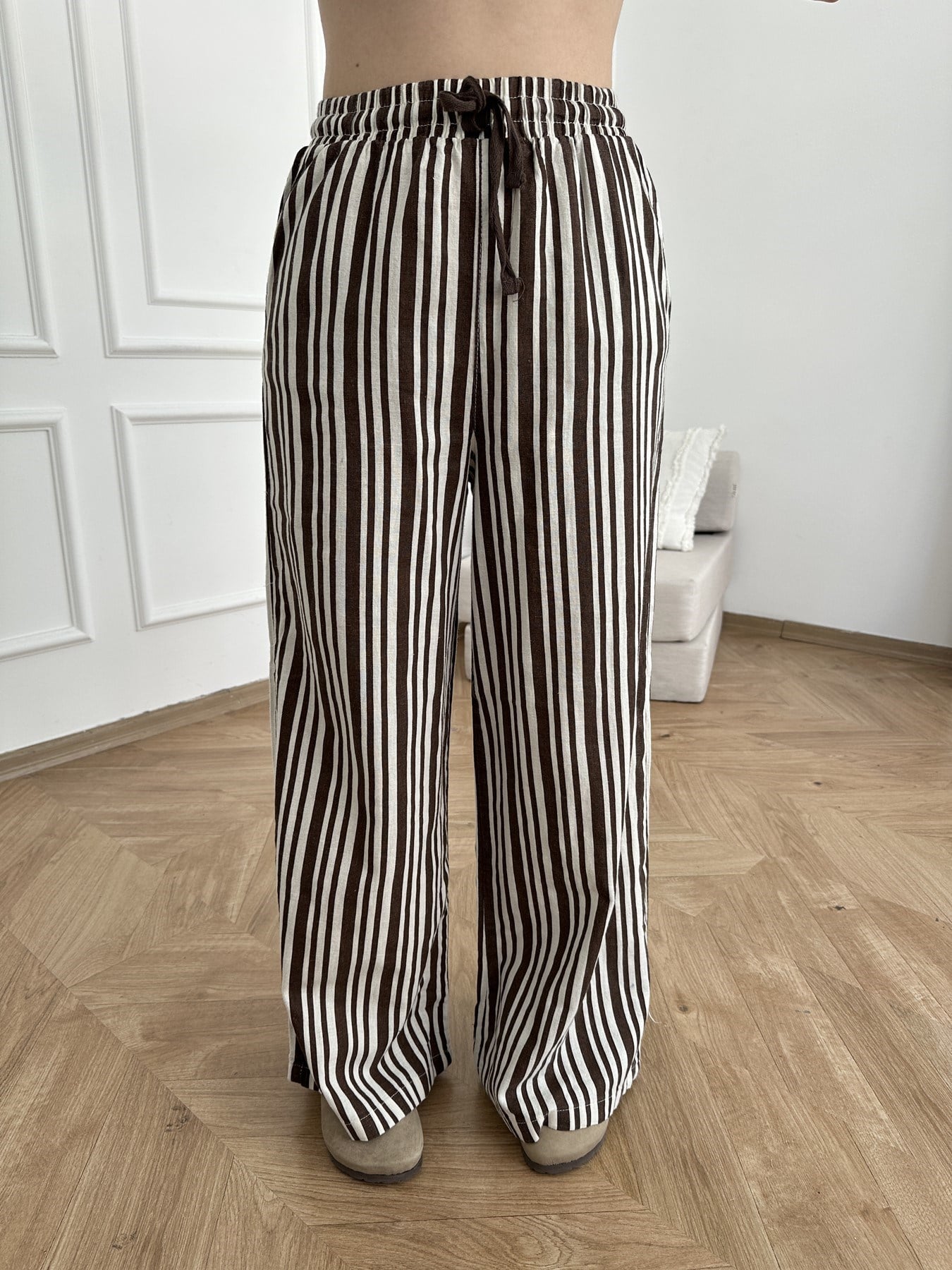 Beli Lastikli Çizgili Bol Paça Pantolon Kahve