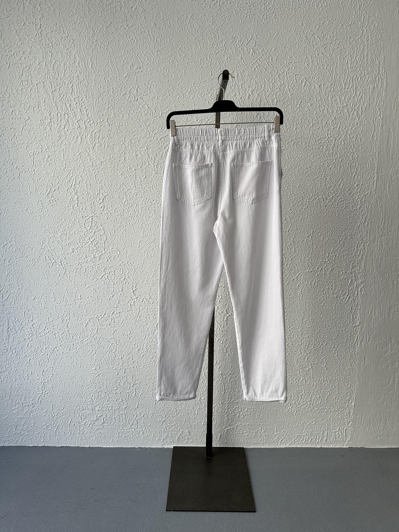 Beli Lastikli Düğme Detay Pantolon Beyaz