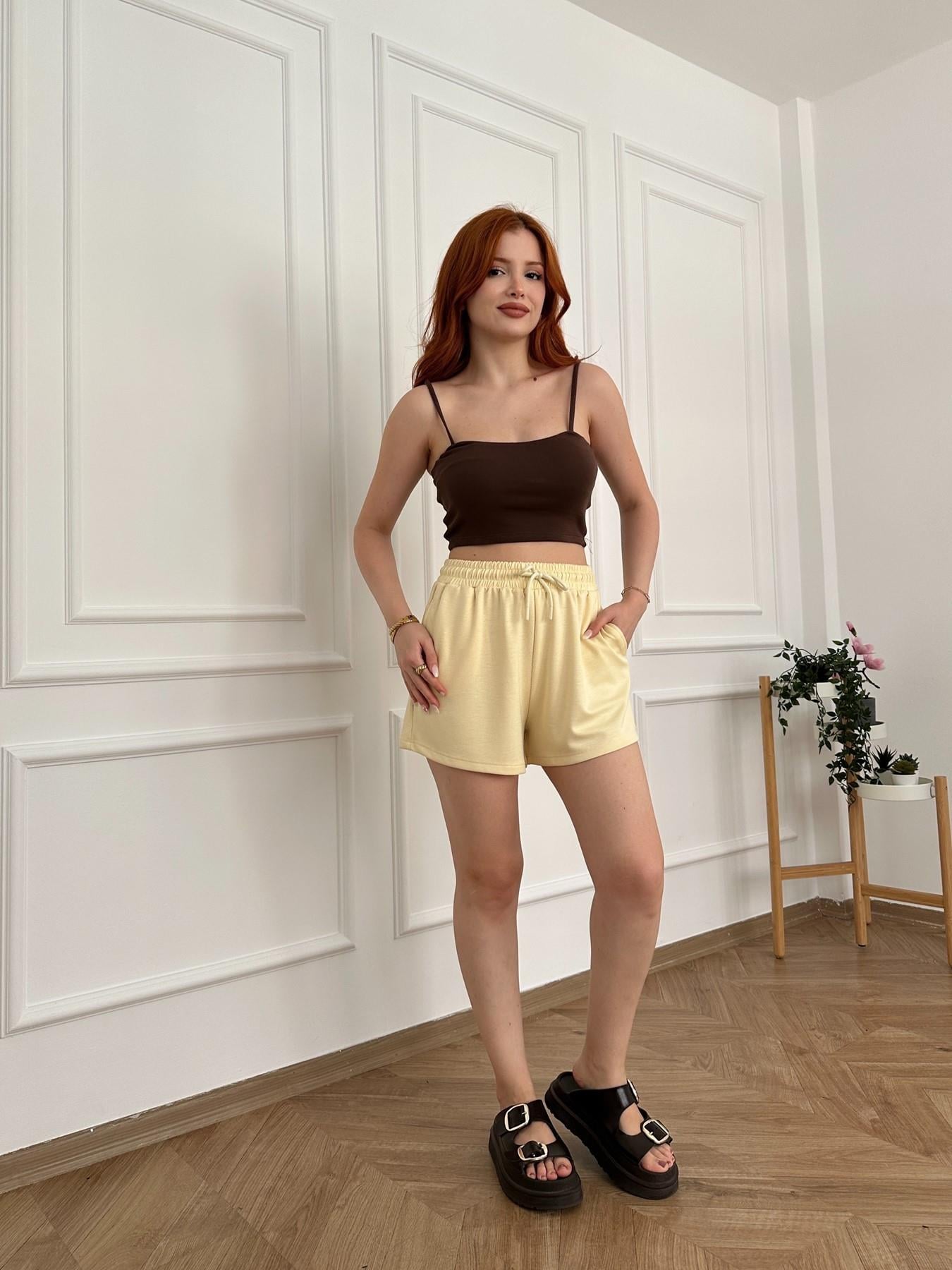 Beli Lastikli Kısa Şort Sarı
