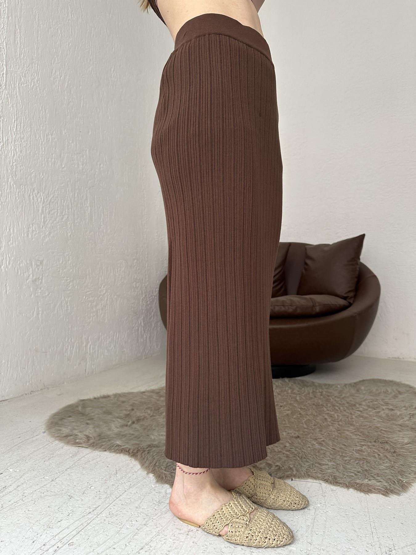 Beli Lastikli Yırtmaçlı Triko Etek Kahve