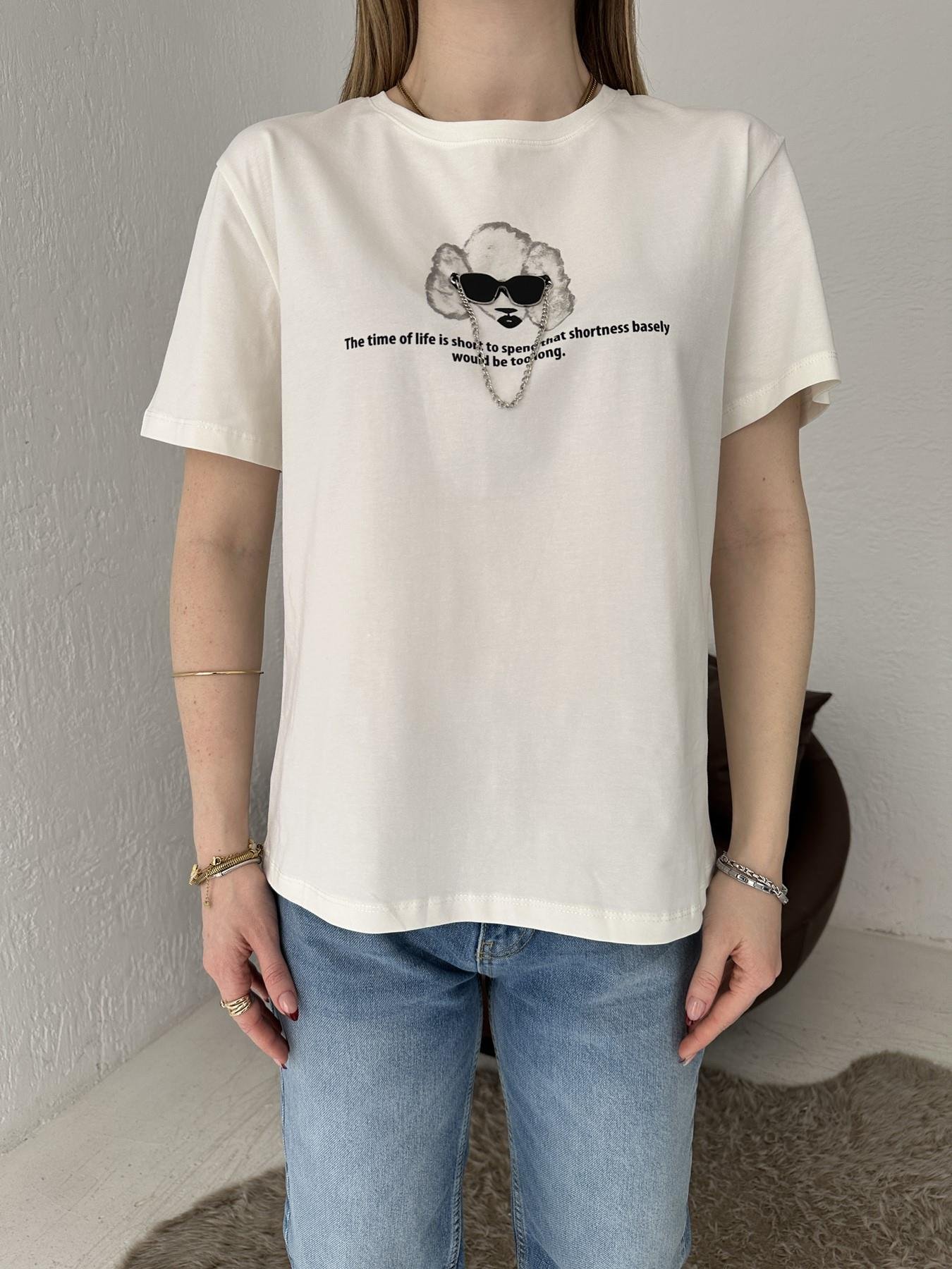 Bisiklet Yaka Aksesuar Detay Tişört Ekru