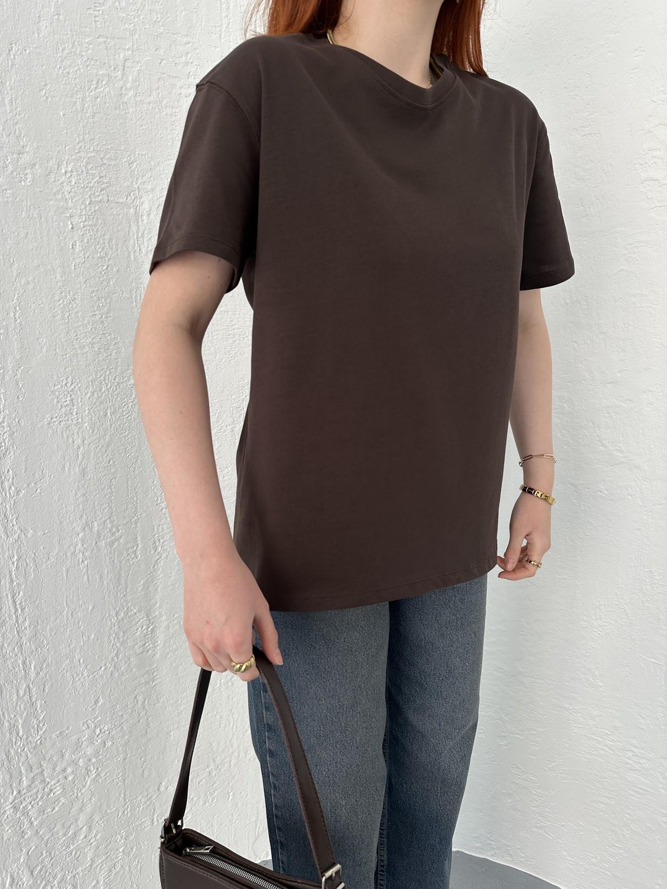 Bisiklet Yaka Basic Tişört Kahve