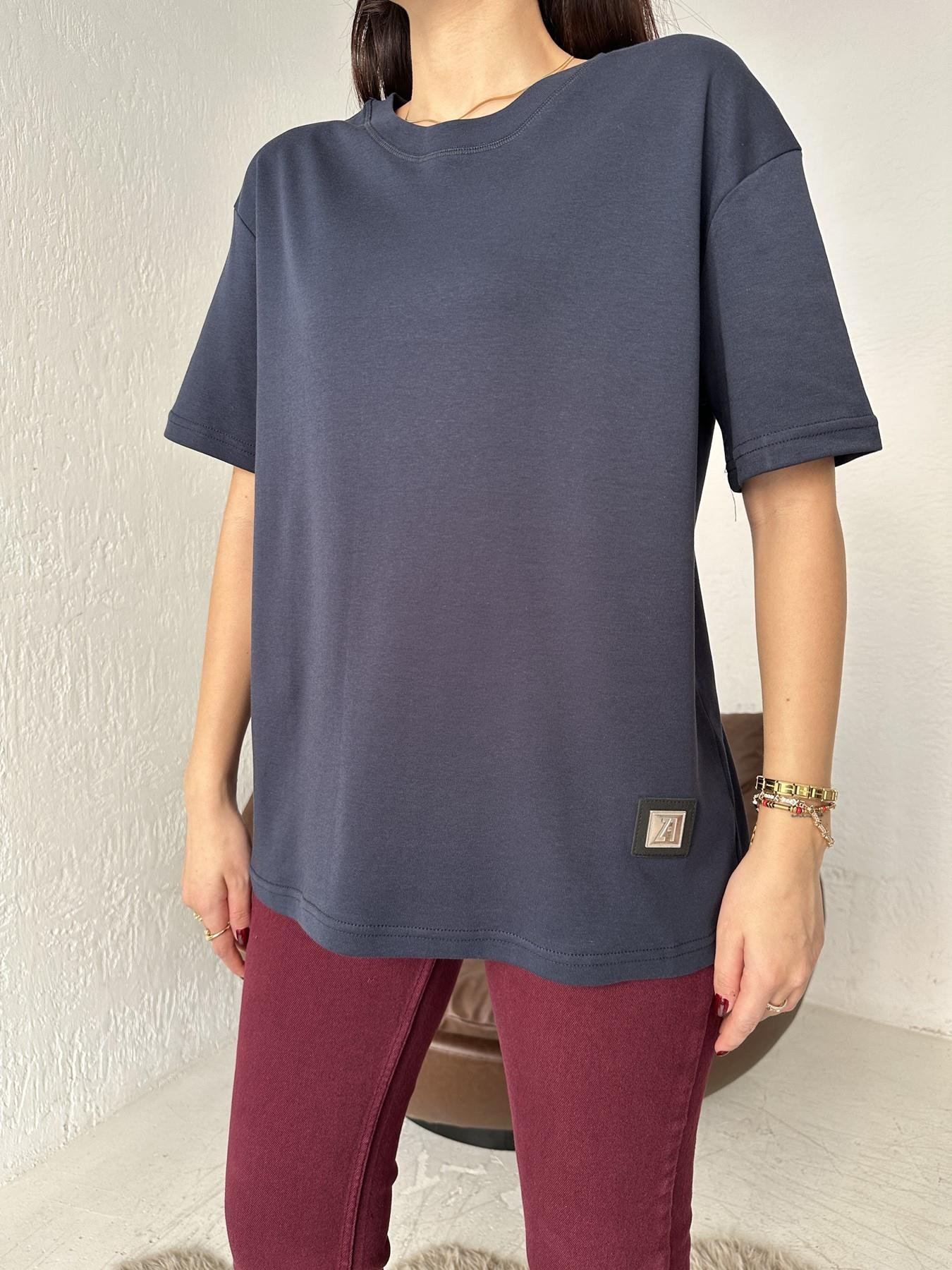 Bisiklet Yaka Metal Detay Tişört LACİVERT