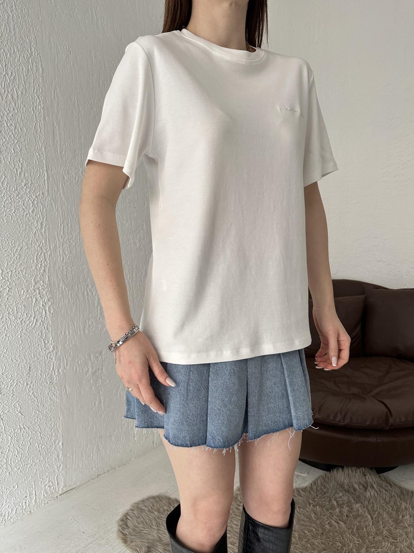 Bisiklet Yaka Nakışlı Tişört BEYAZ