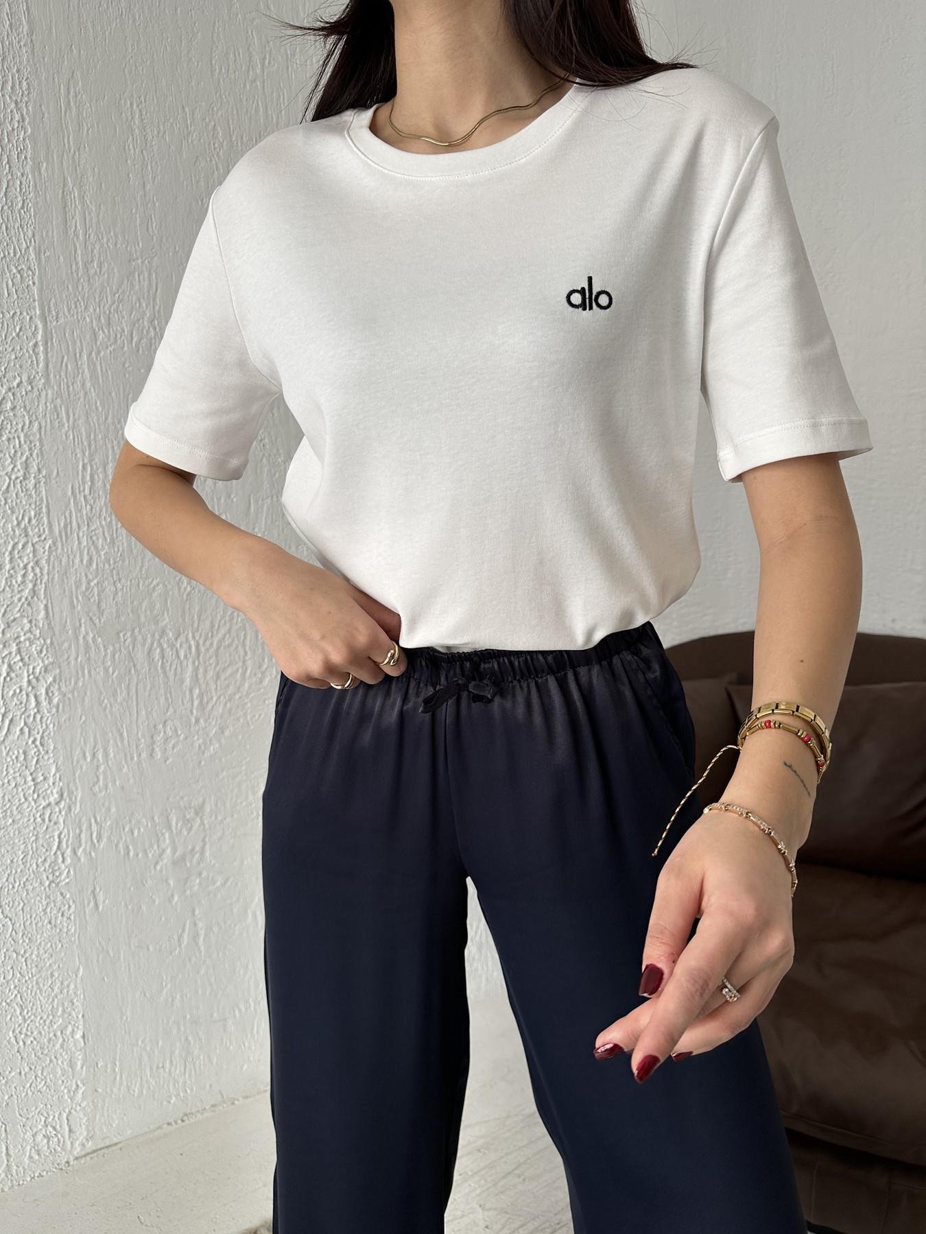 Bisiklet Yaka Nakışlı Tişört BEYAZ