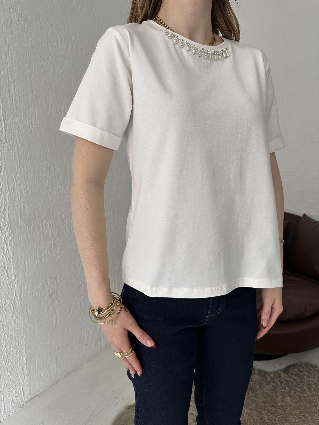 Bisiklet Yaka Taşlı Tişört Ekru