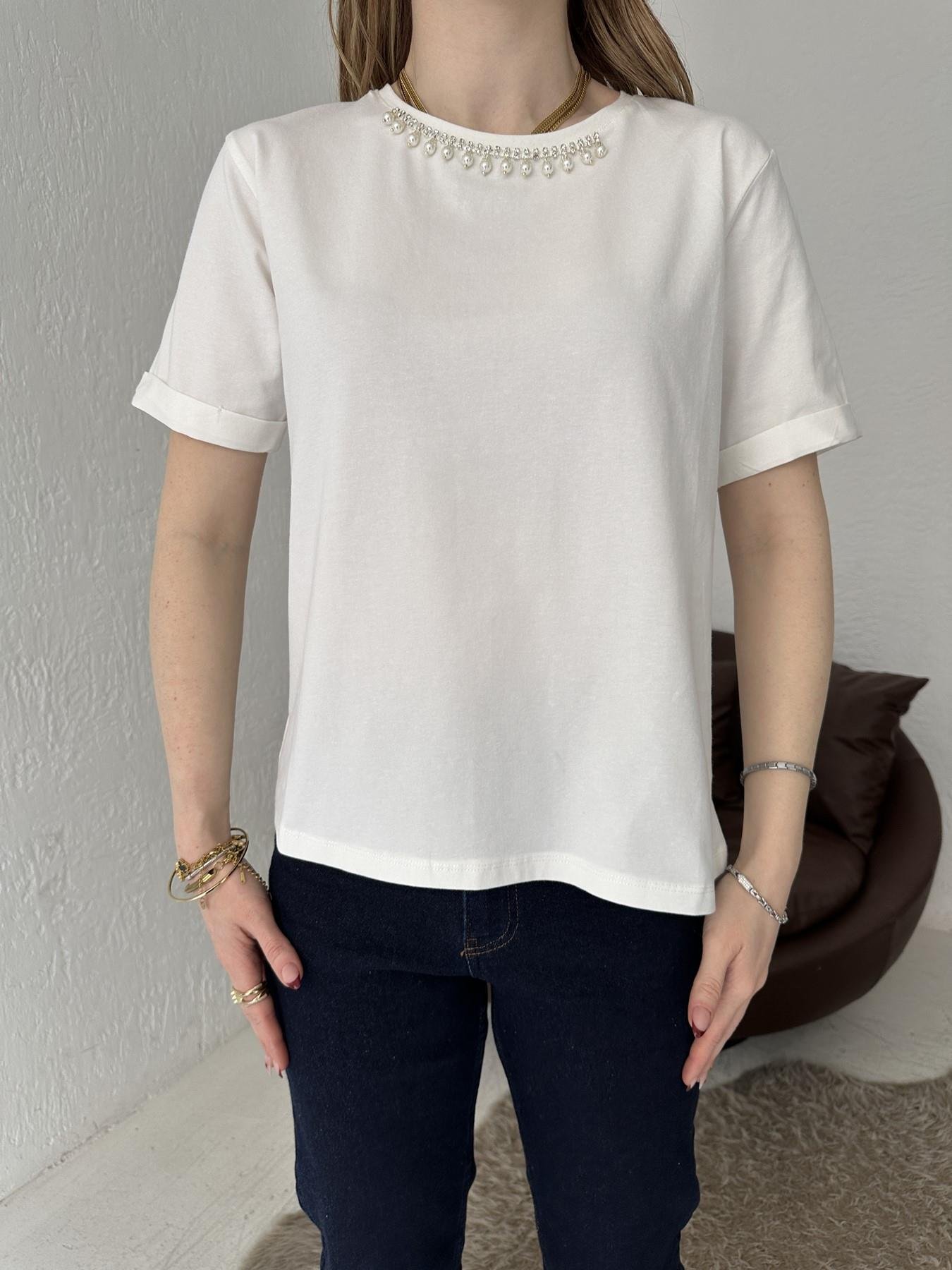 Bisiklet Yaka Taşlı Tişört Ekru