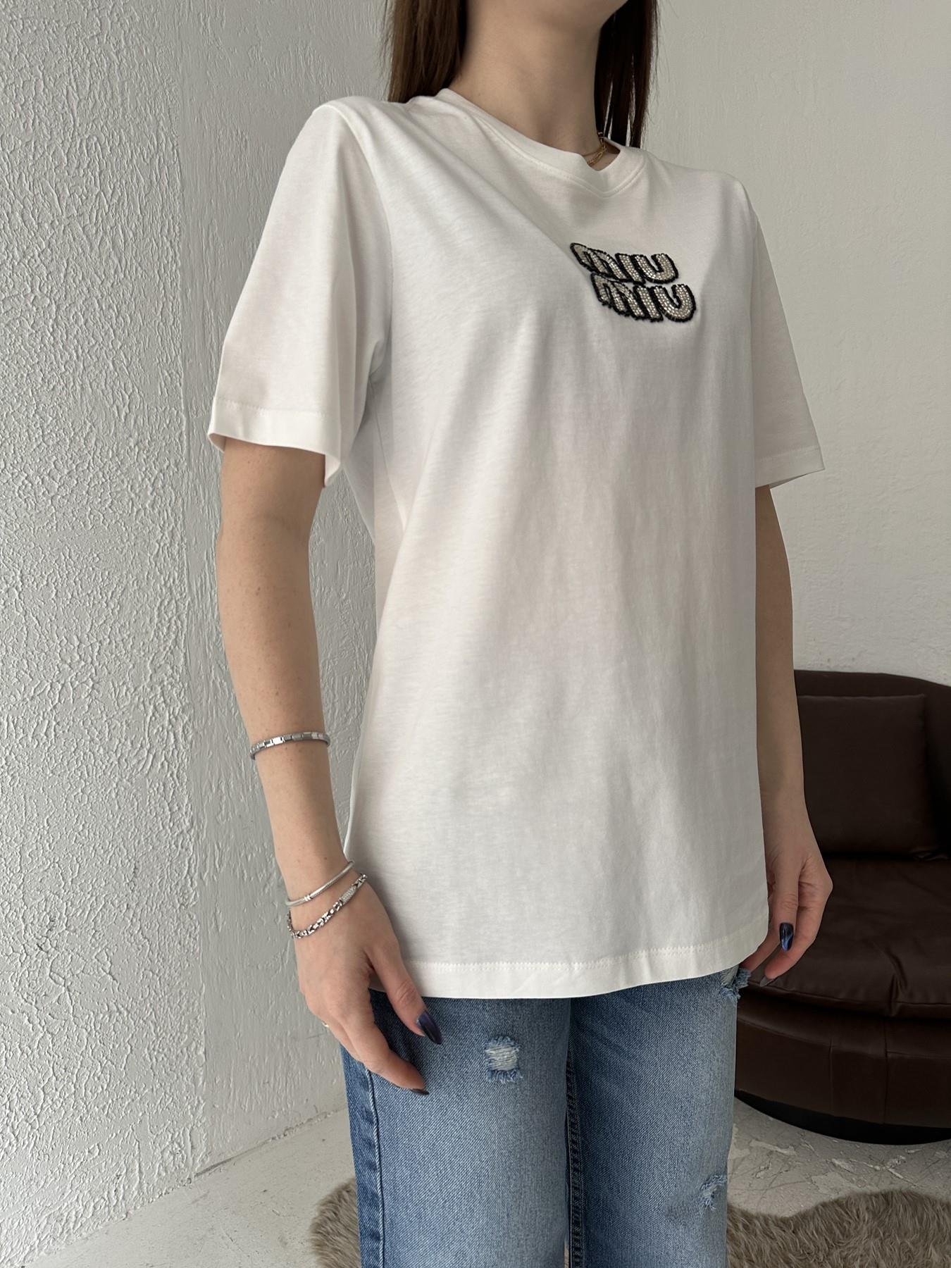 Boncuklu Tişört EKRU