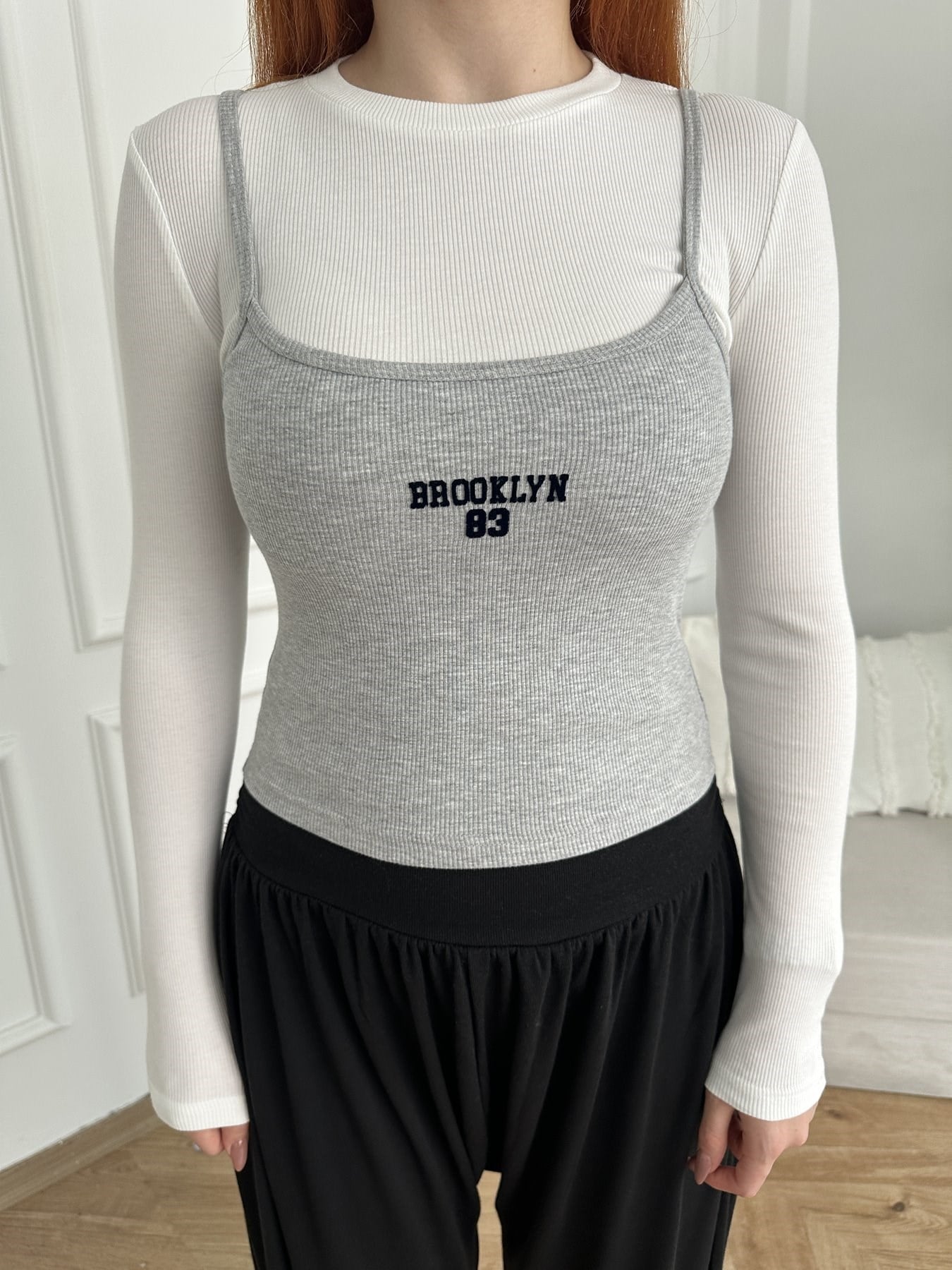 Brooklyn 83 Baskılı Atlet Detaylı Bluz Ekru