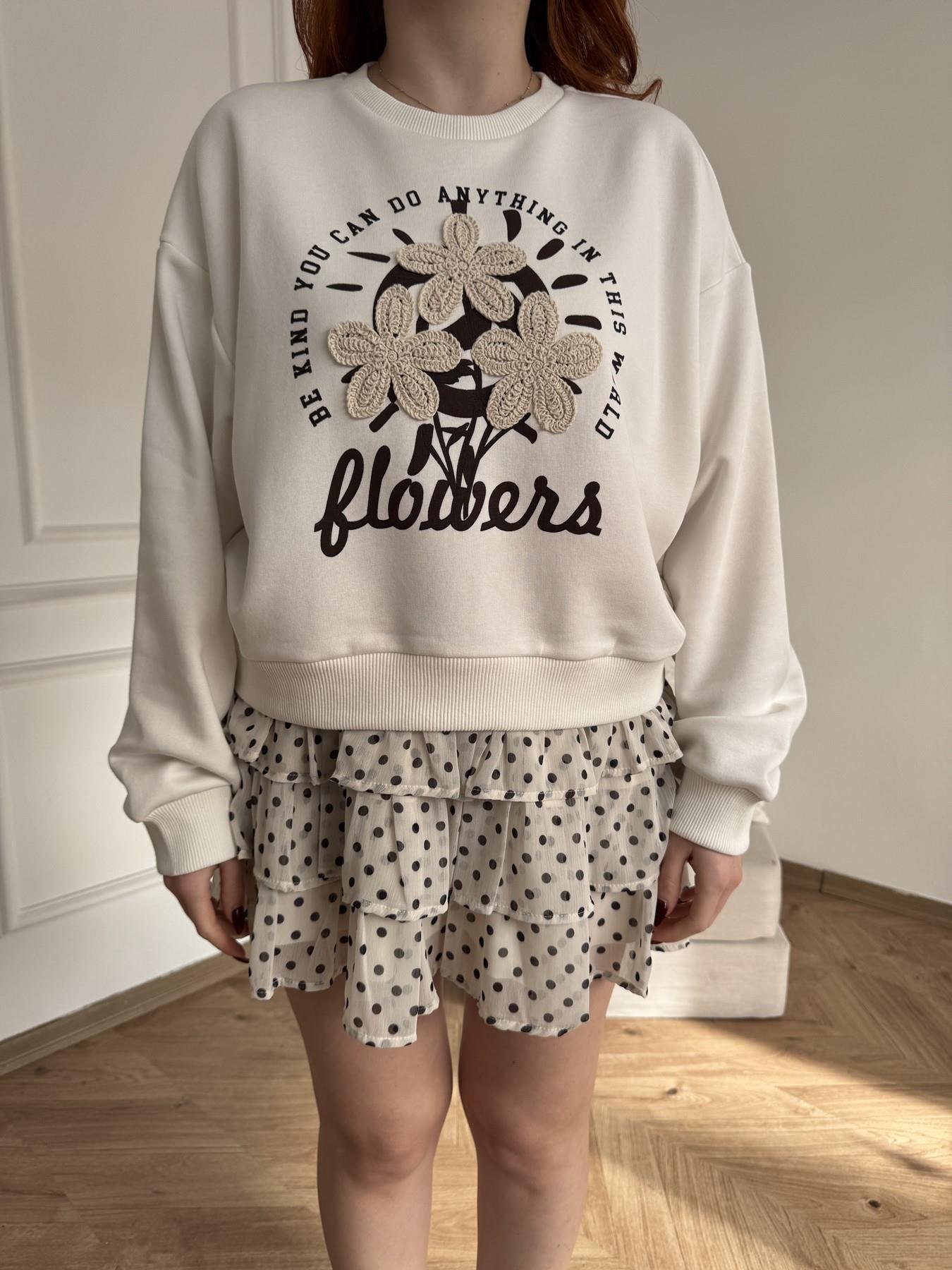Çiçek Nakışlı Sweatshirt Ekru