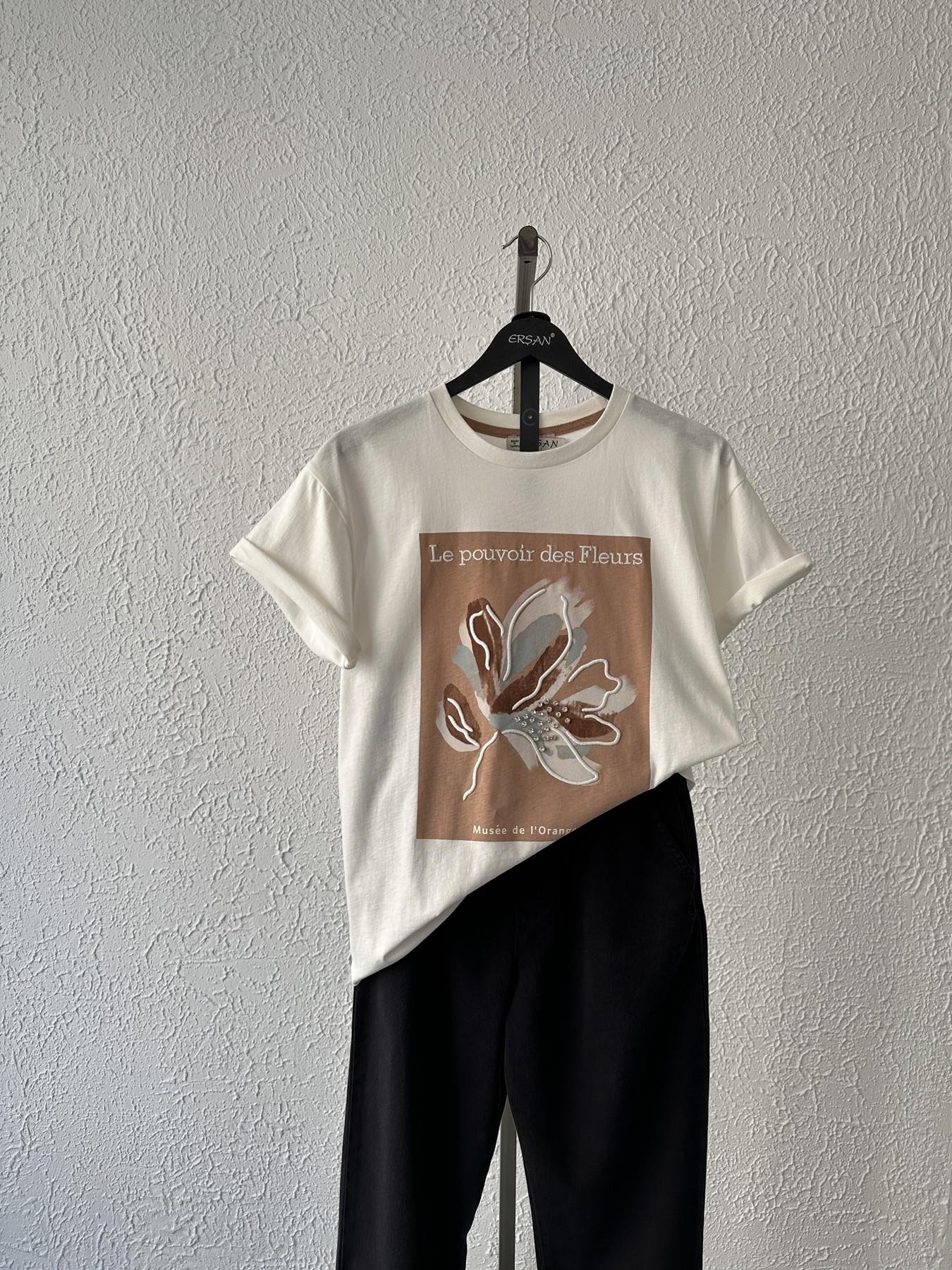 Çicek Nakışlı Tişört Ekru-açık kahve