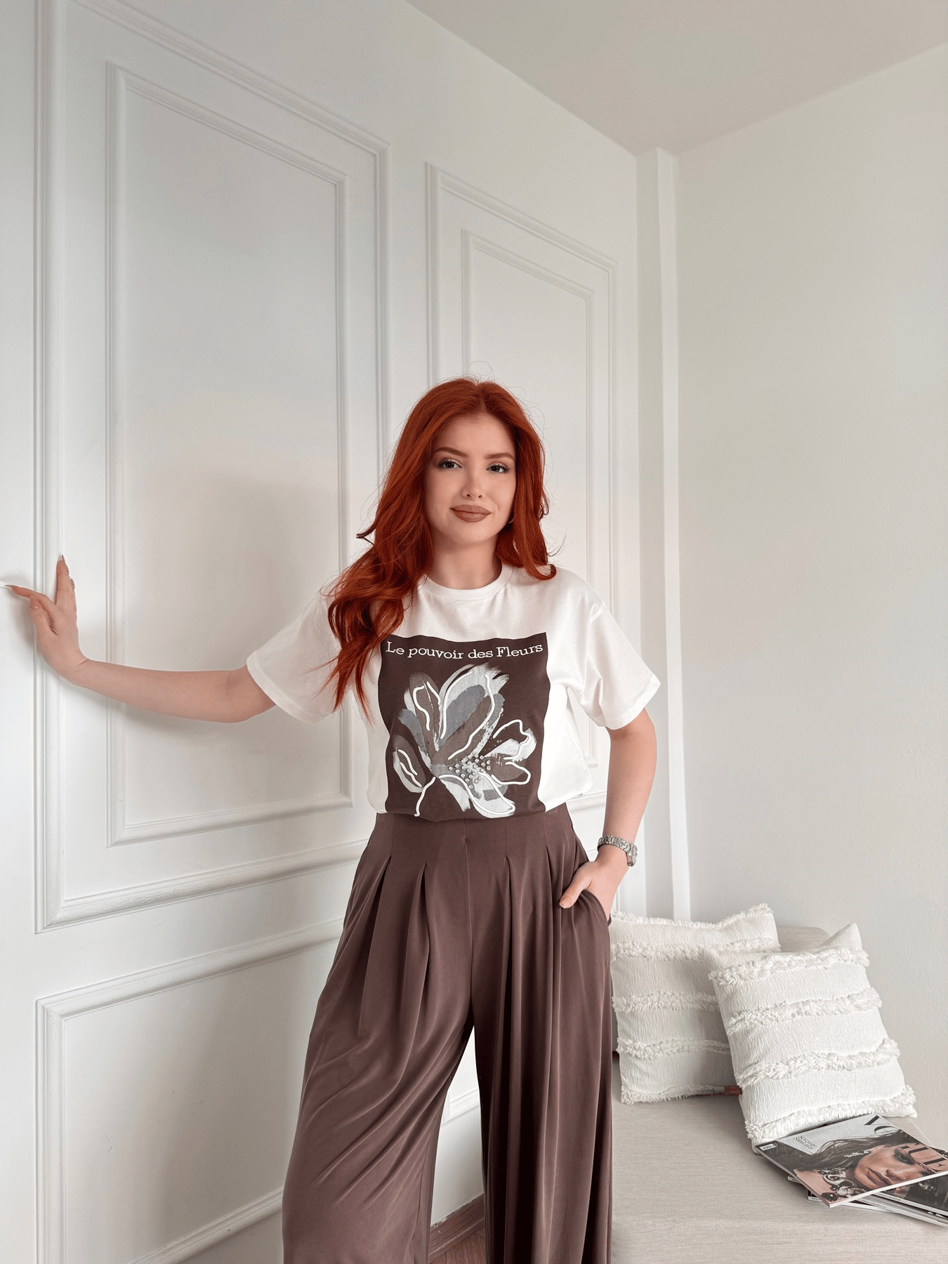 Çicek Nakışlı Tişört Ekru-kahve