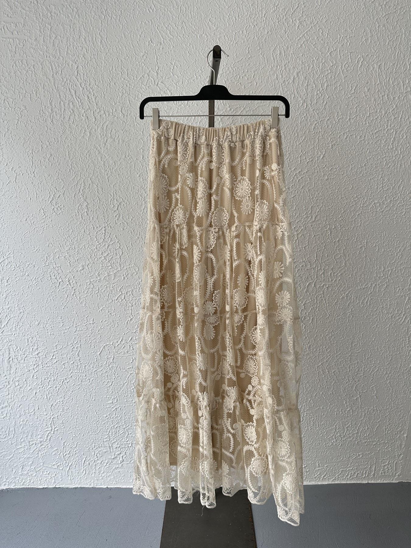 Çiçek Nakışlı Uzun Etek Bej
