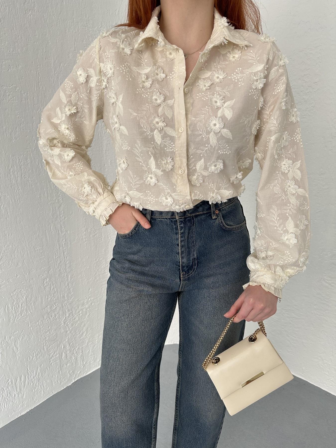 Çiçekleri Püsküllü Gömlek Bej