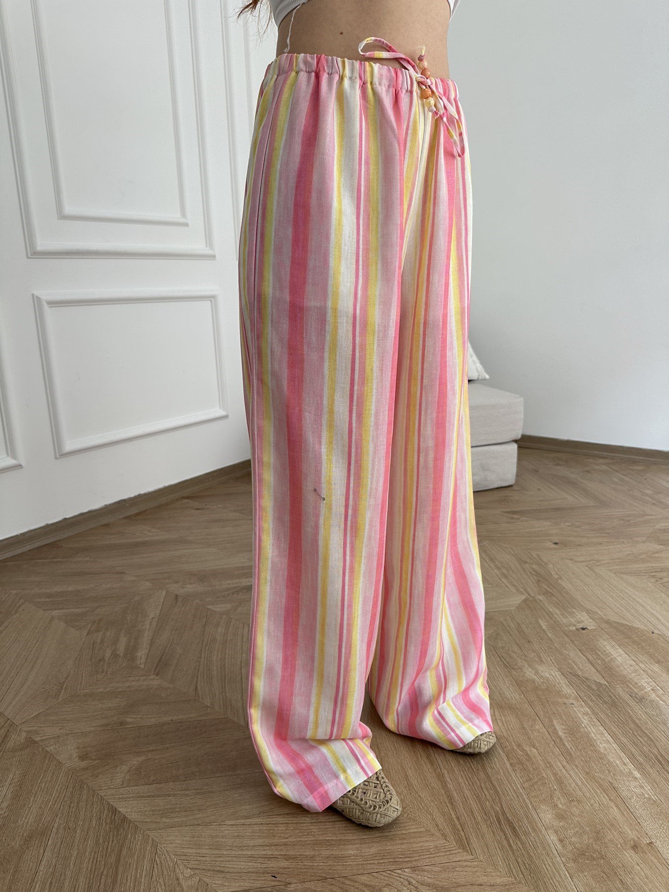 Çizgili Bol Paça Boncuk Detaylı Pantolon Pembe