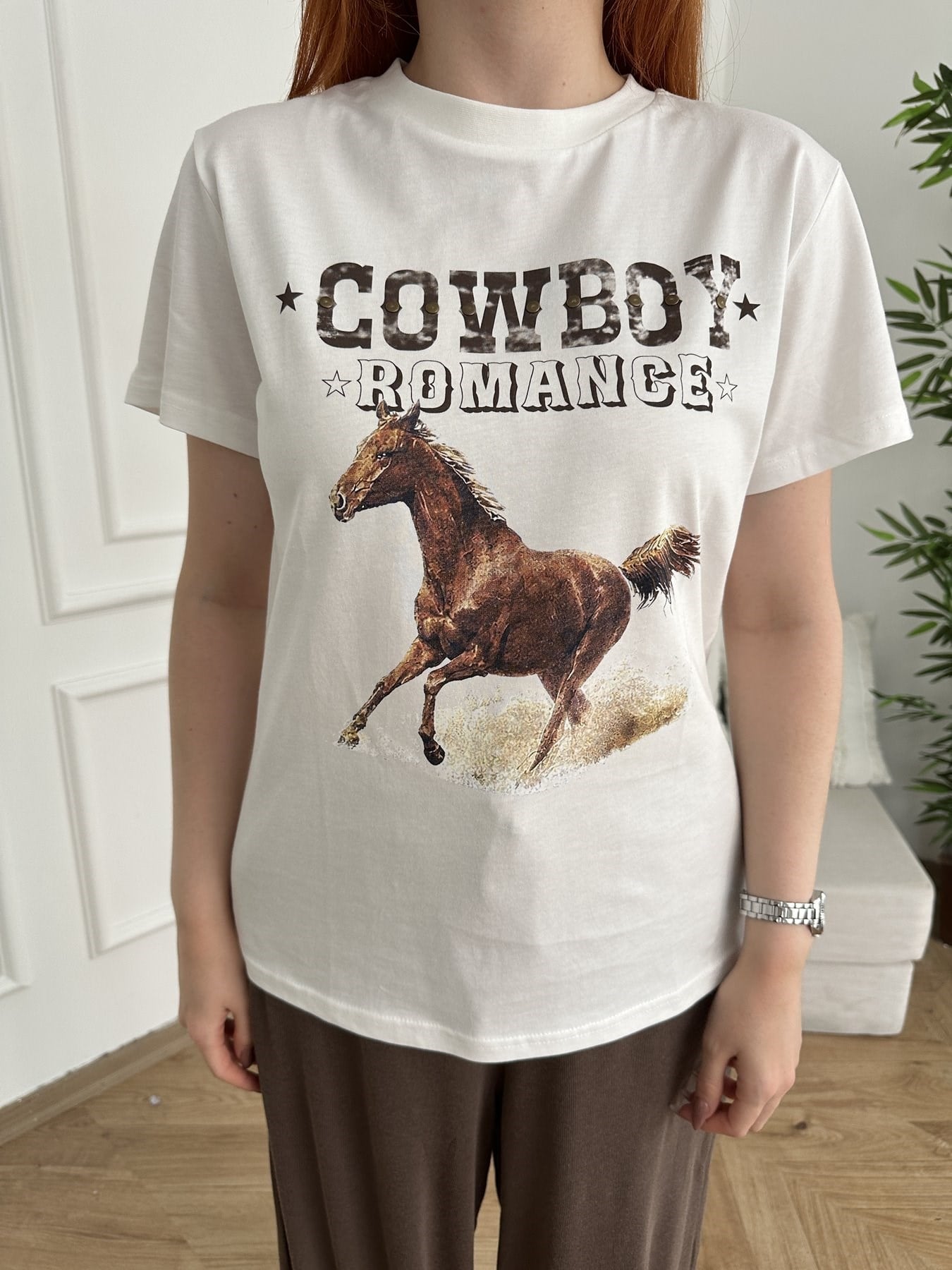 Cowboy Romance Baskılı T-shirt Ekru