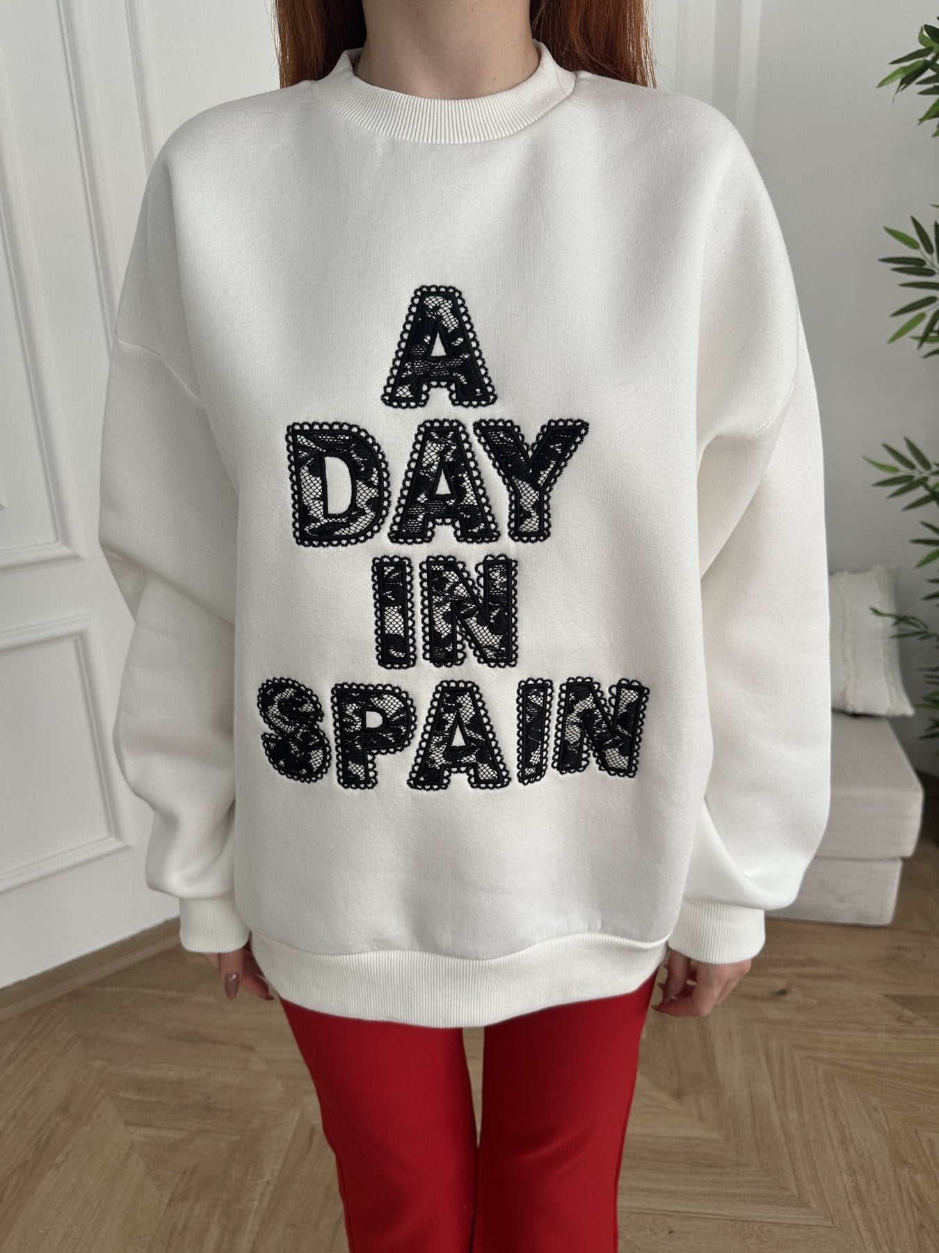 Dantel Nakışlı Sweatshirt Ekru