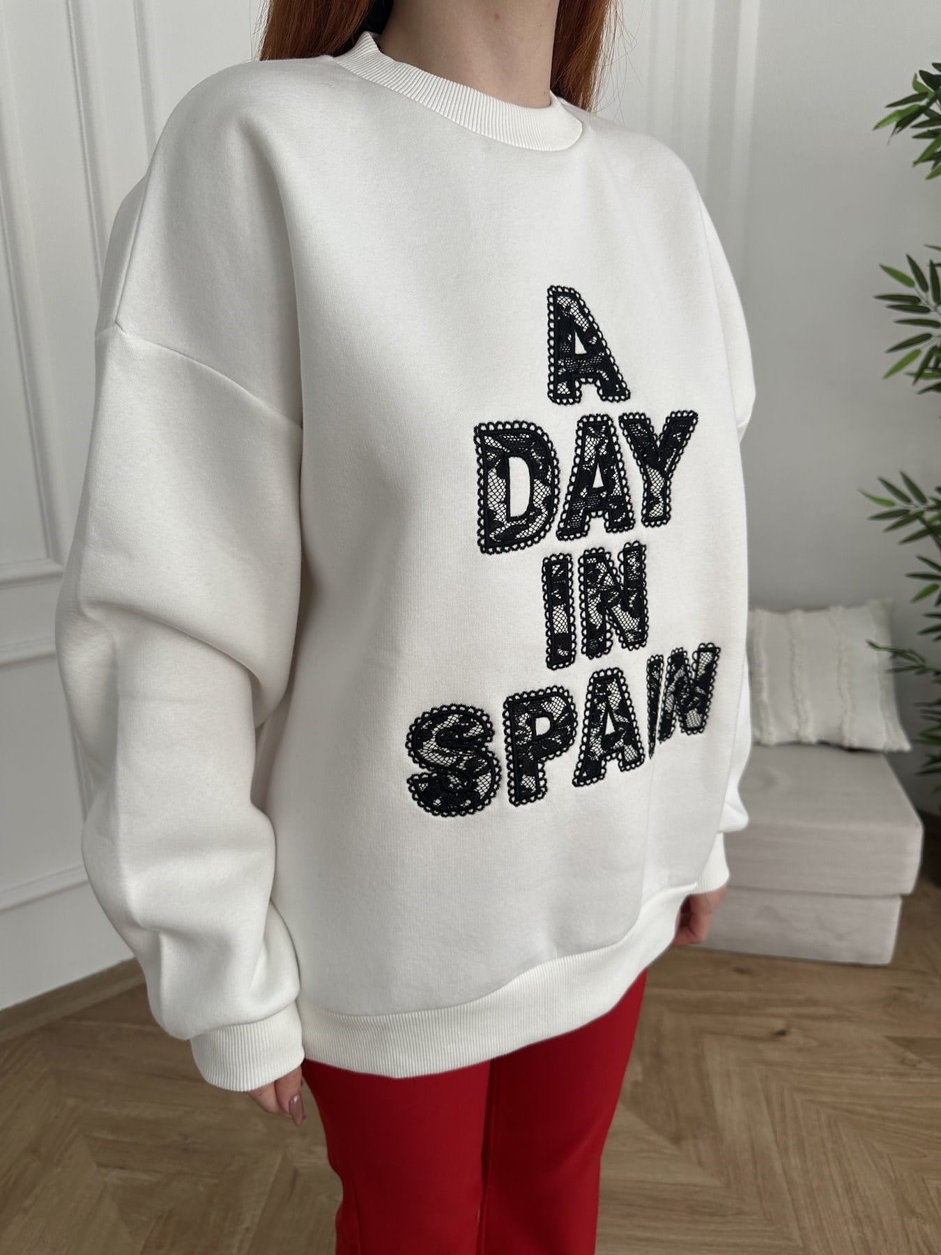 Dantel Nakışlı Sweatshirt Ekru