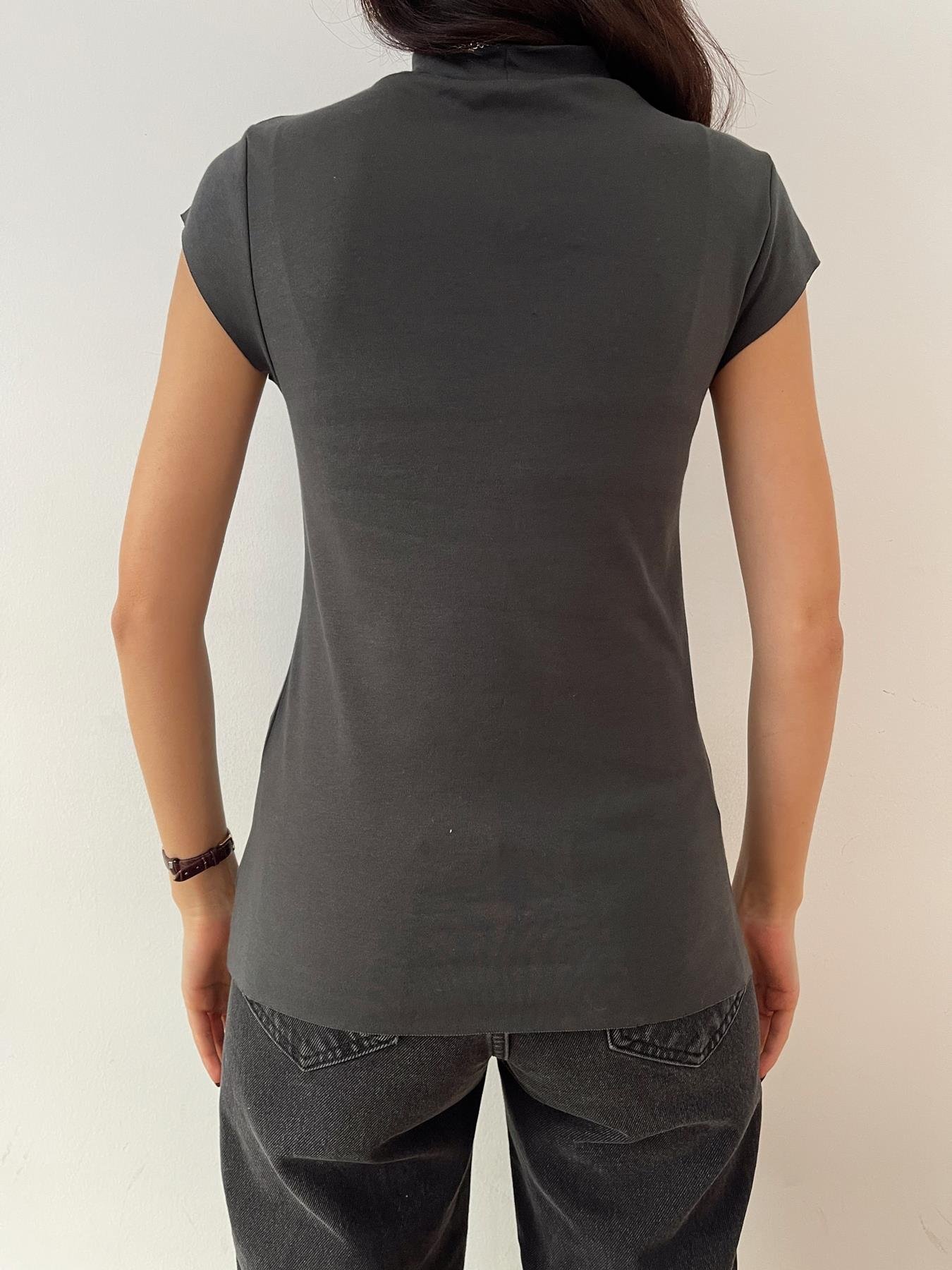Dik Yaka Basic Tişört ANTRASİT