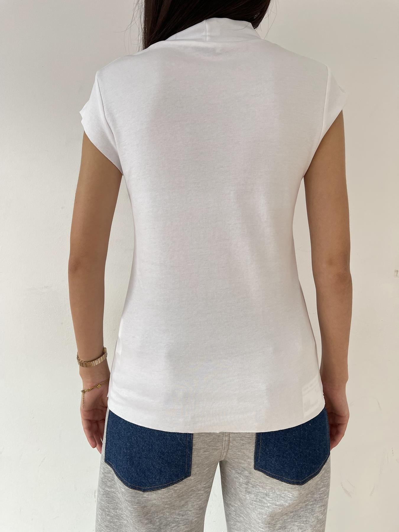 Dik Yaka Basic Tişört BEYAZ