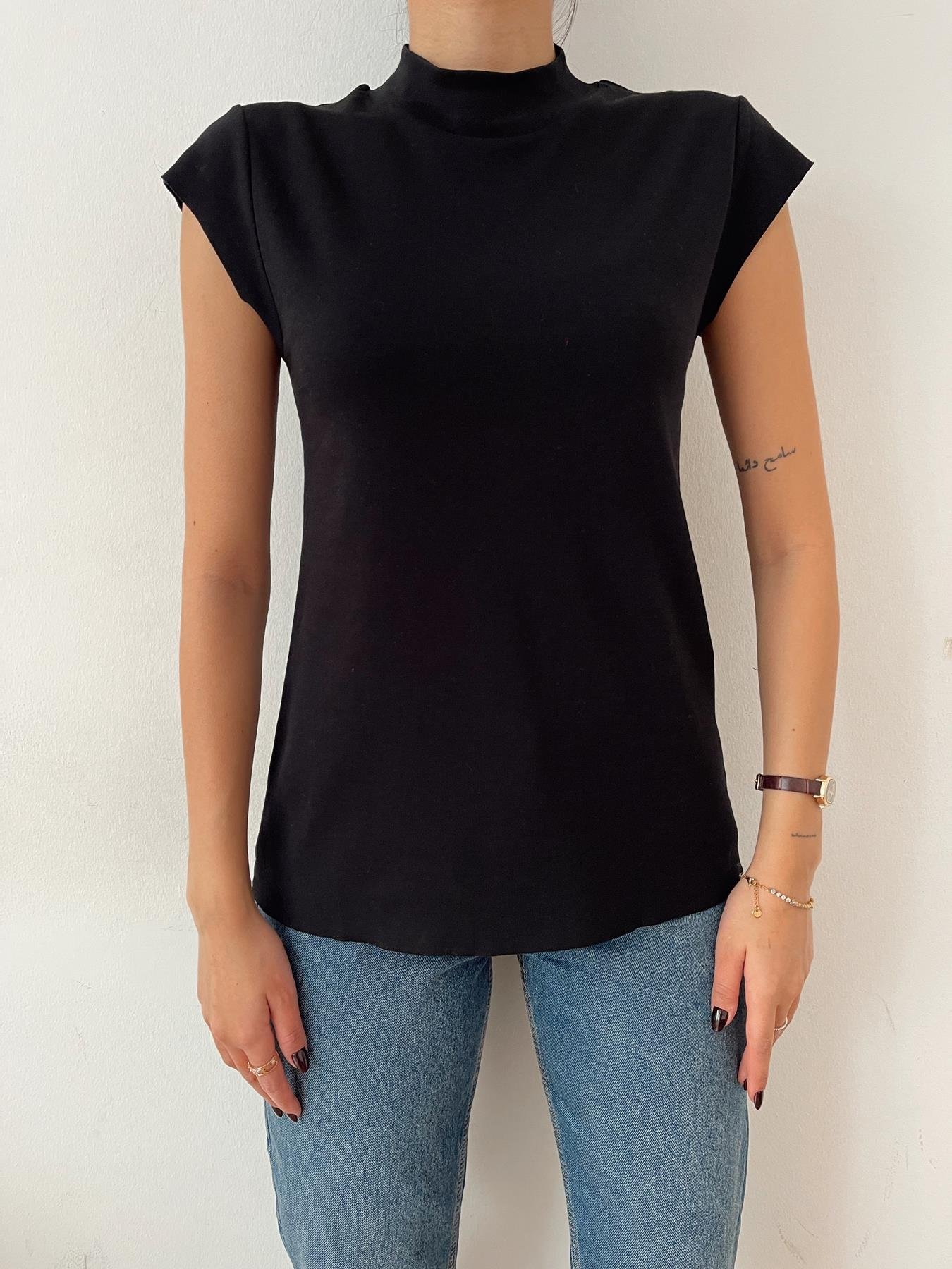 Dik Yaka Basic Tişört SİYAH